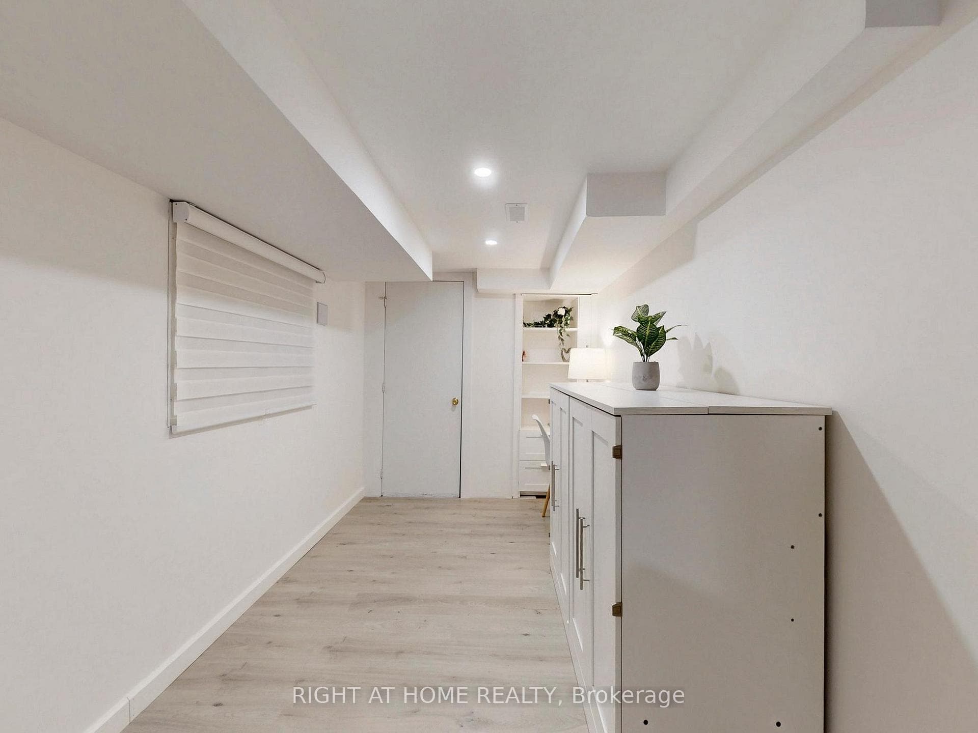 179 Vanguard Road photo 36