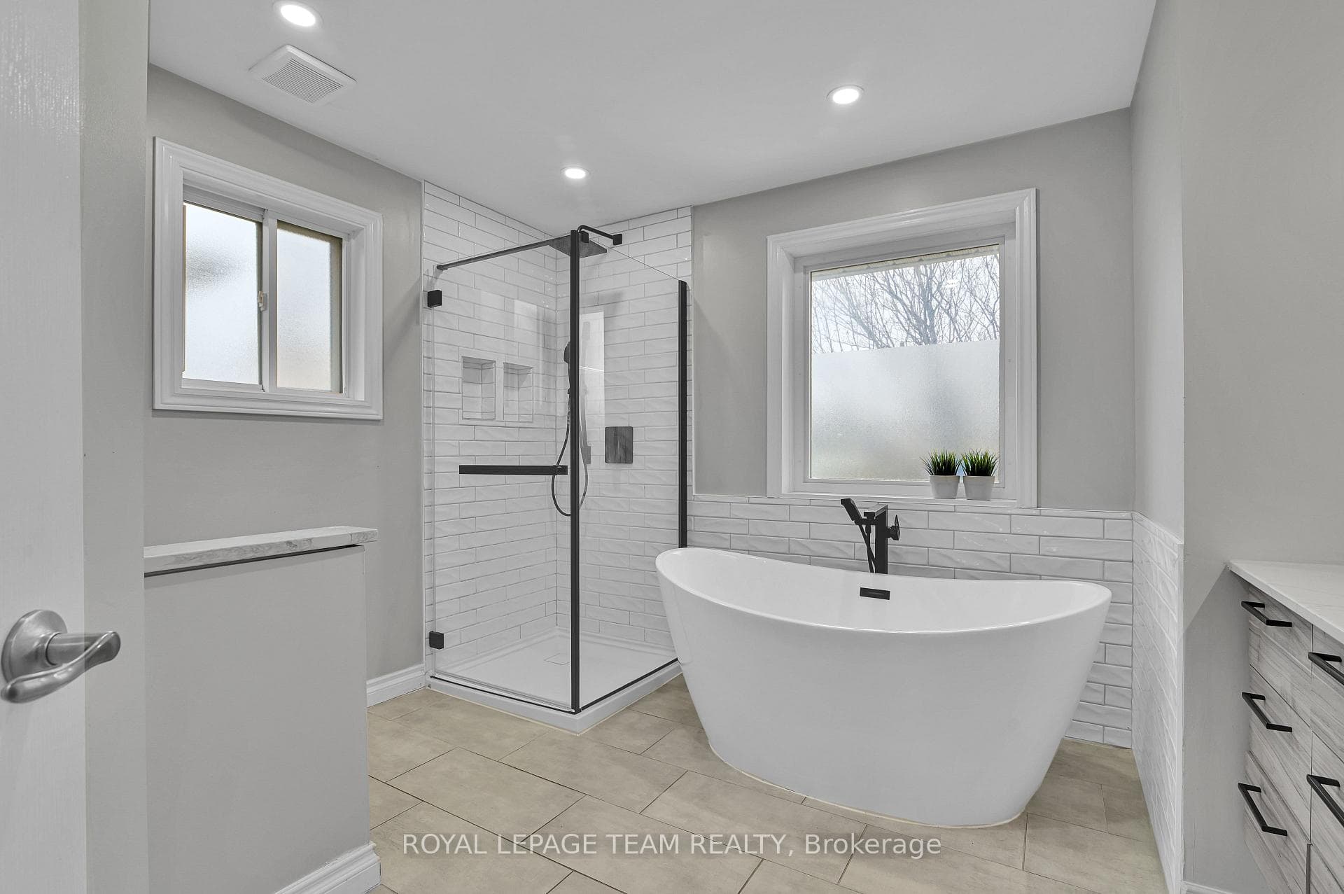 Luxurious 4 piece Ensuite