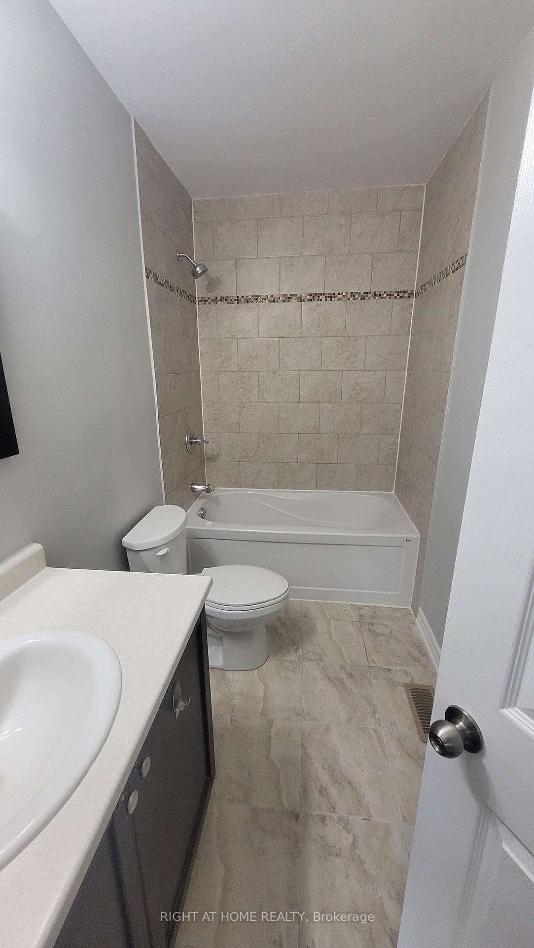 311 Dovedale Drive photo 11