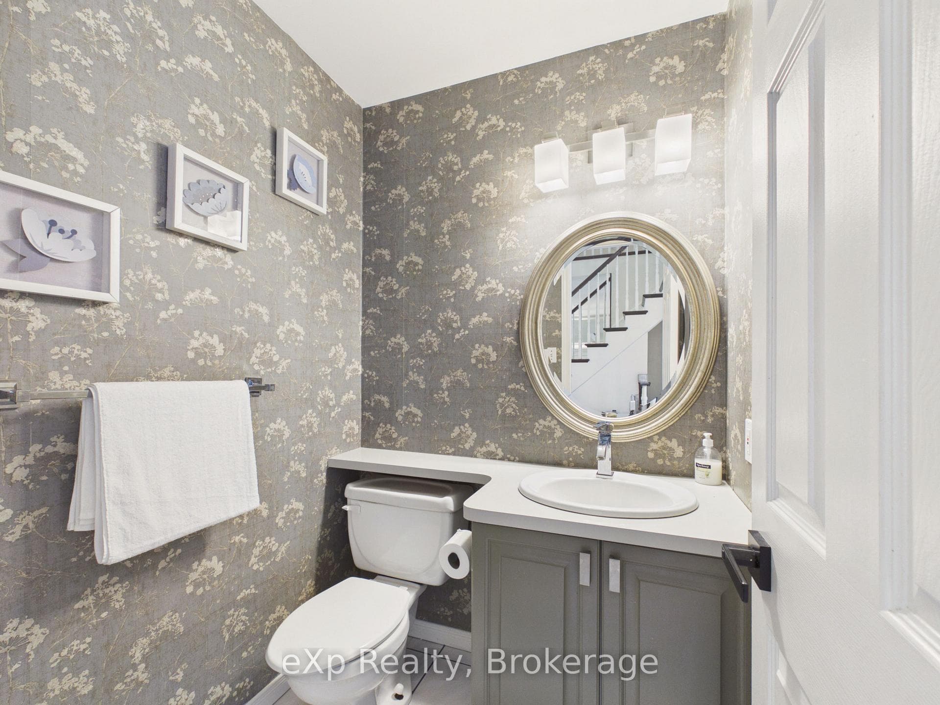 20 Highland Crescent photo 17