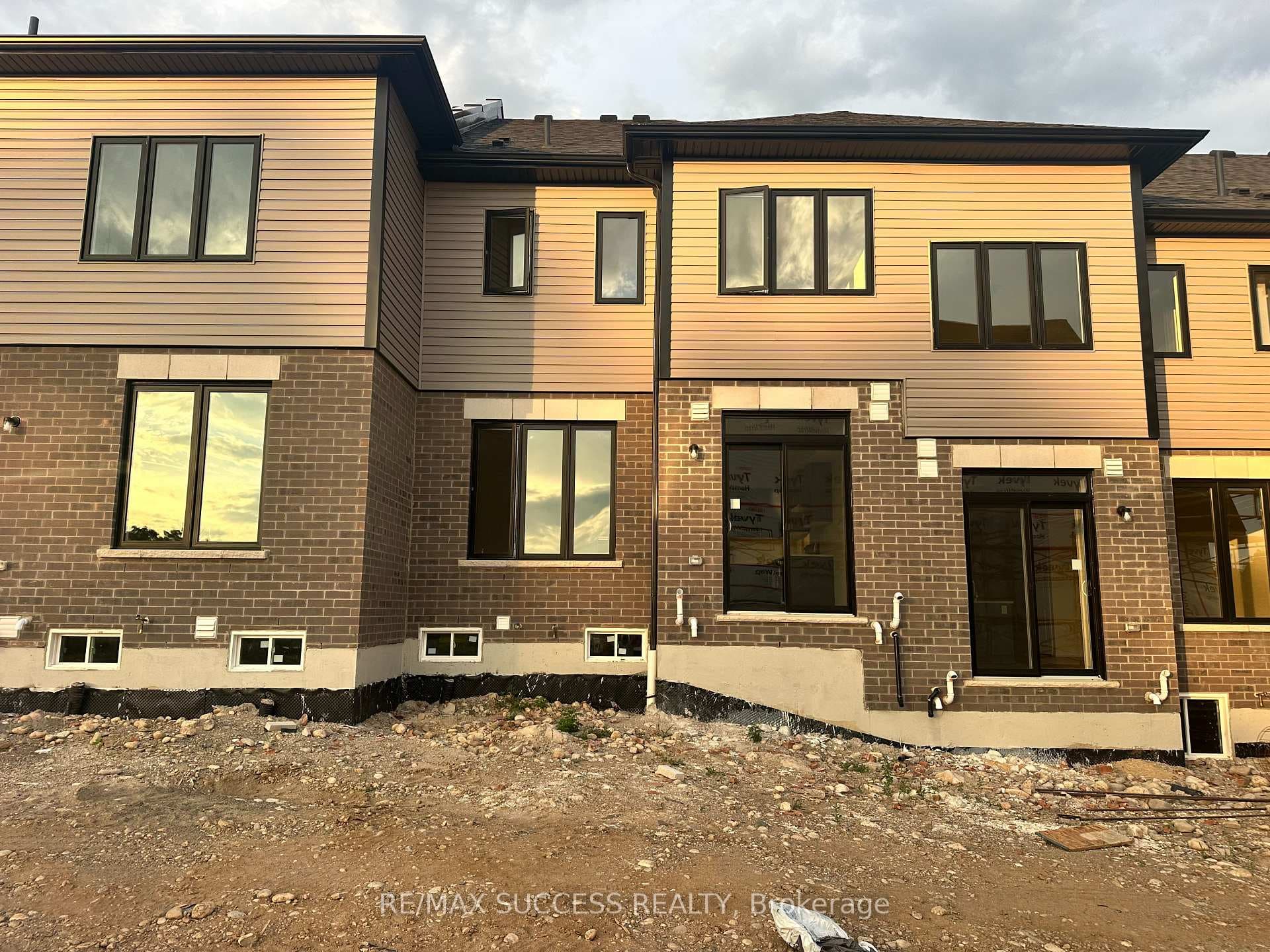 7 Chapman Road photo 34