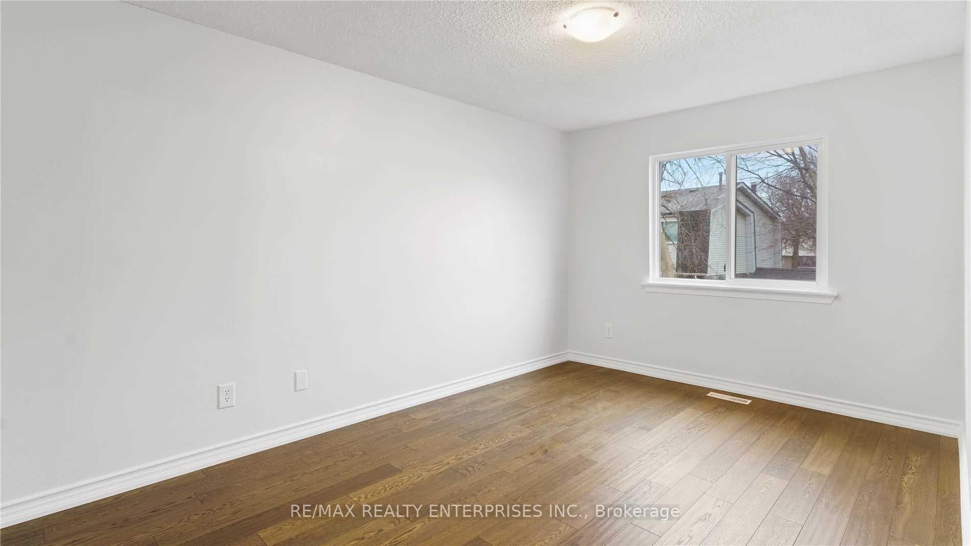 1117 Venus Crescent photo 10