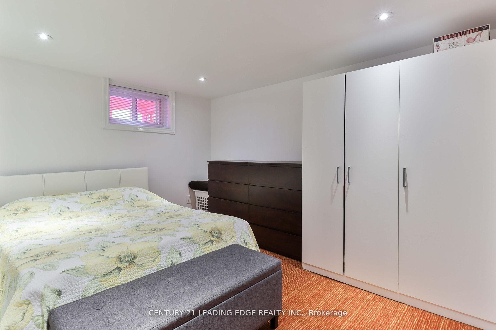 698 Pharmacy Avenue photo 24