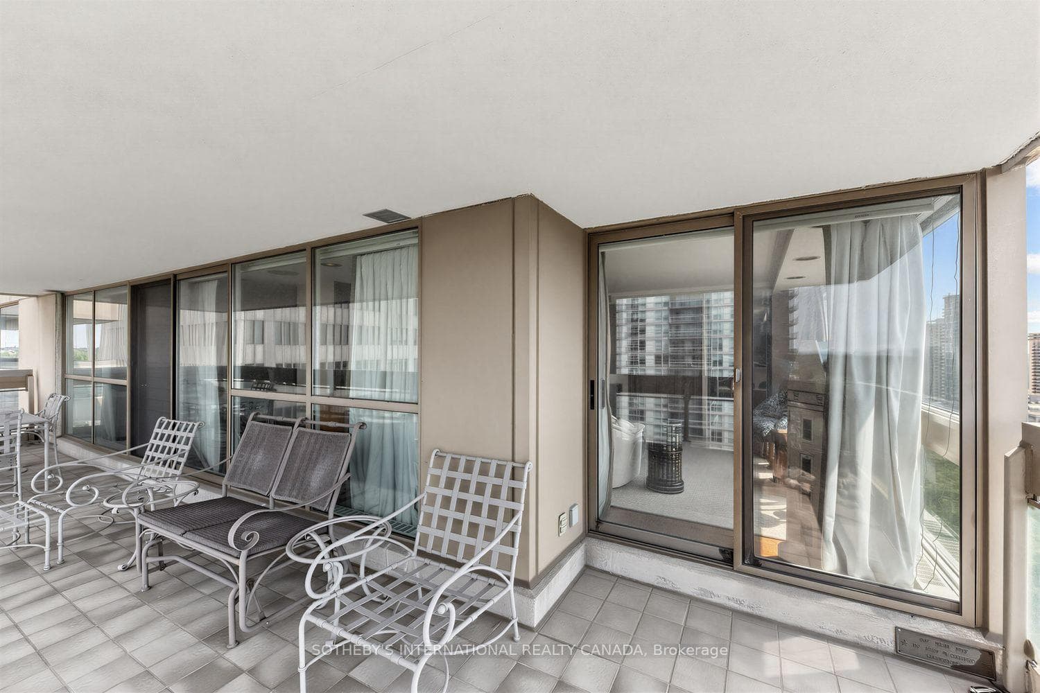 63 St Clair Avenue Unit 1801 photo 26