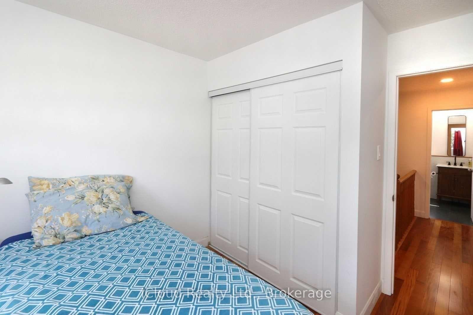 5659 Glen Erin Drive Unit 30 photo 11