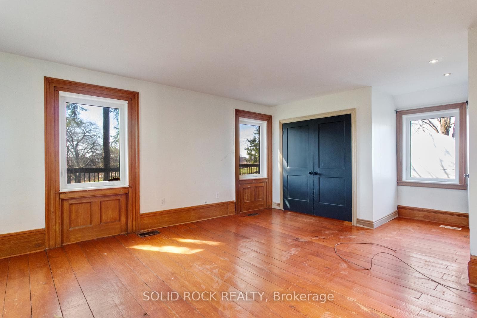2163 Powerline Road photo 16