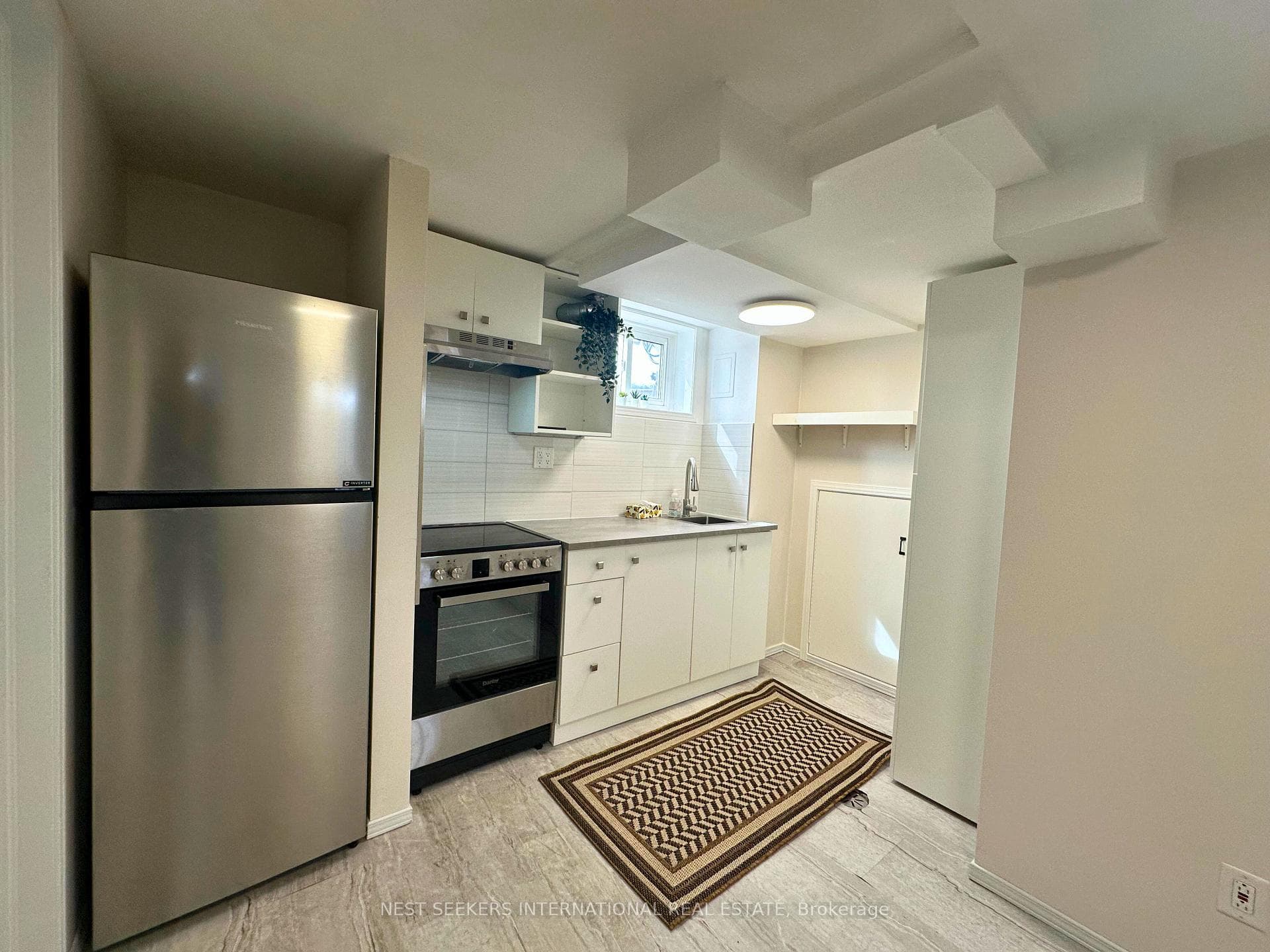 494 Oshawa Boulevard photo 4