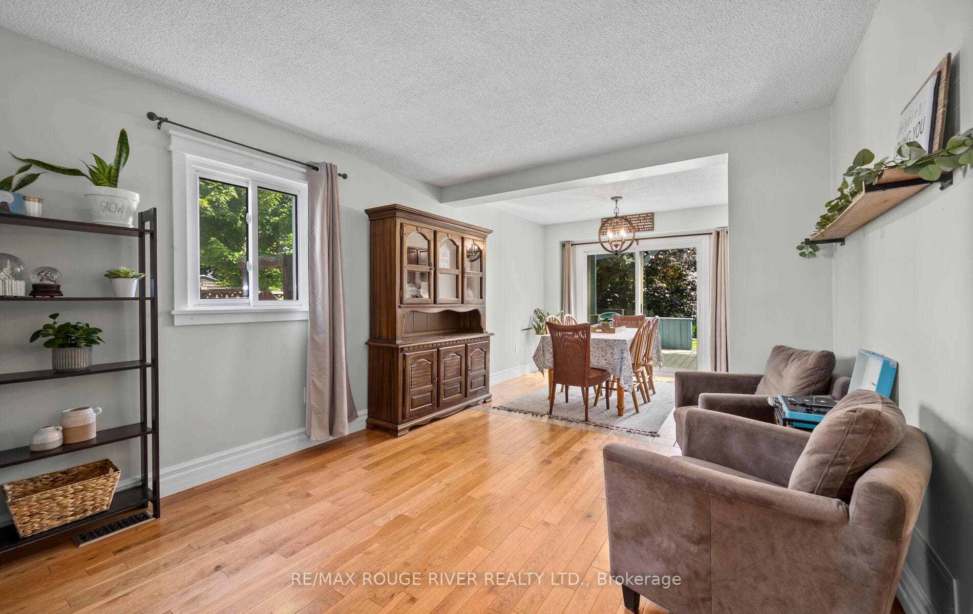 556 Cobblehill Drive photo 11