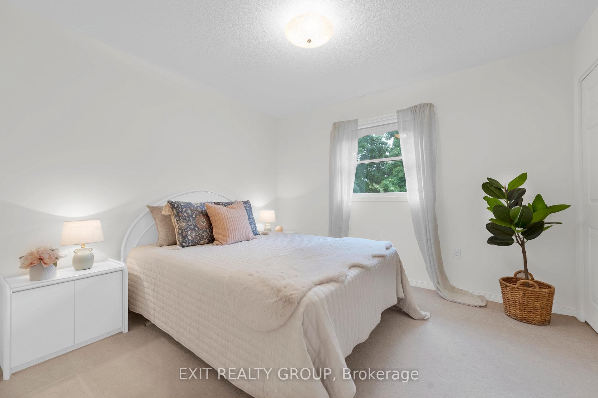 15 Maplehurst Crescent photo 17