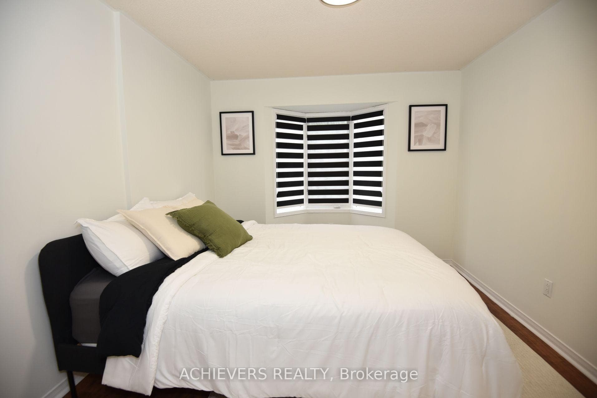 19 Mccullock Crescent photo 37