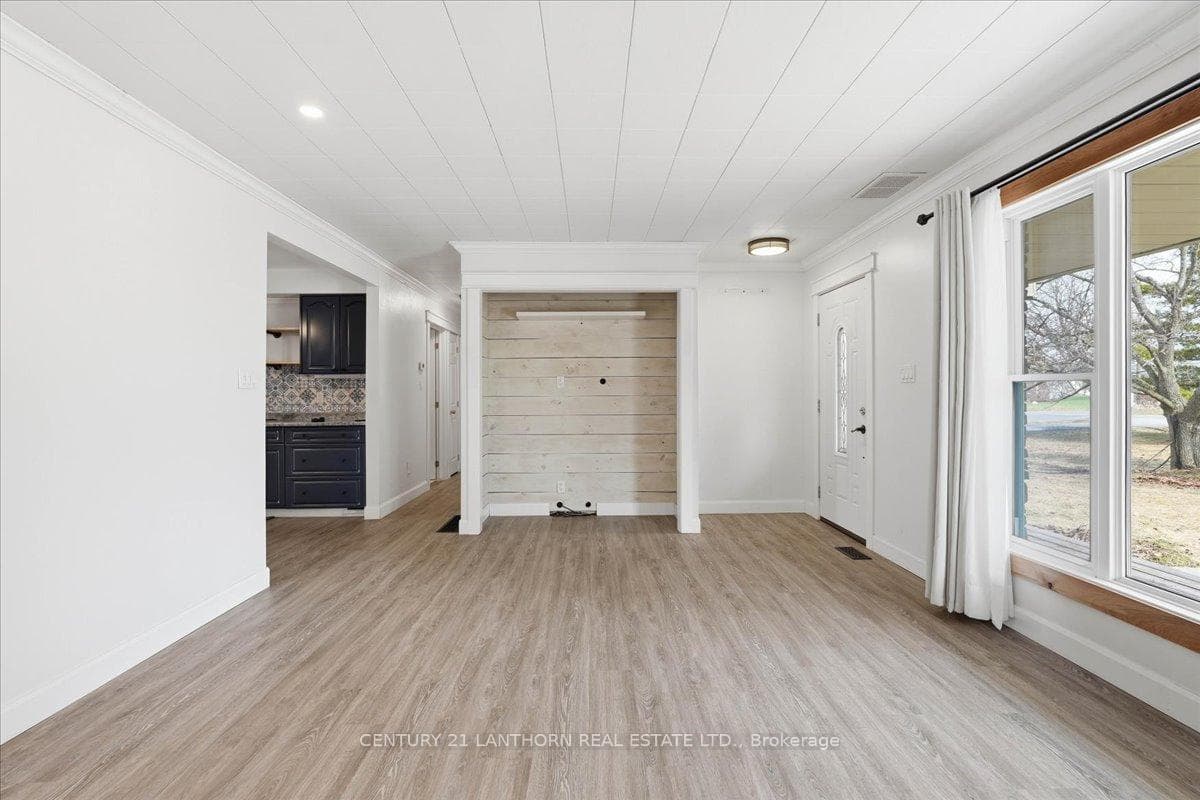 1121 HARMONY Road photo 6