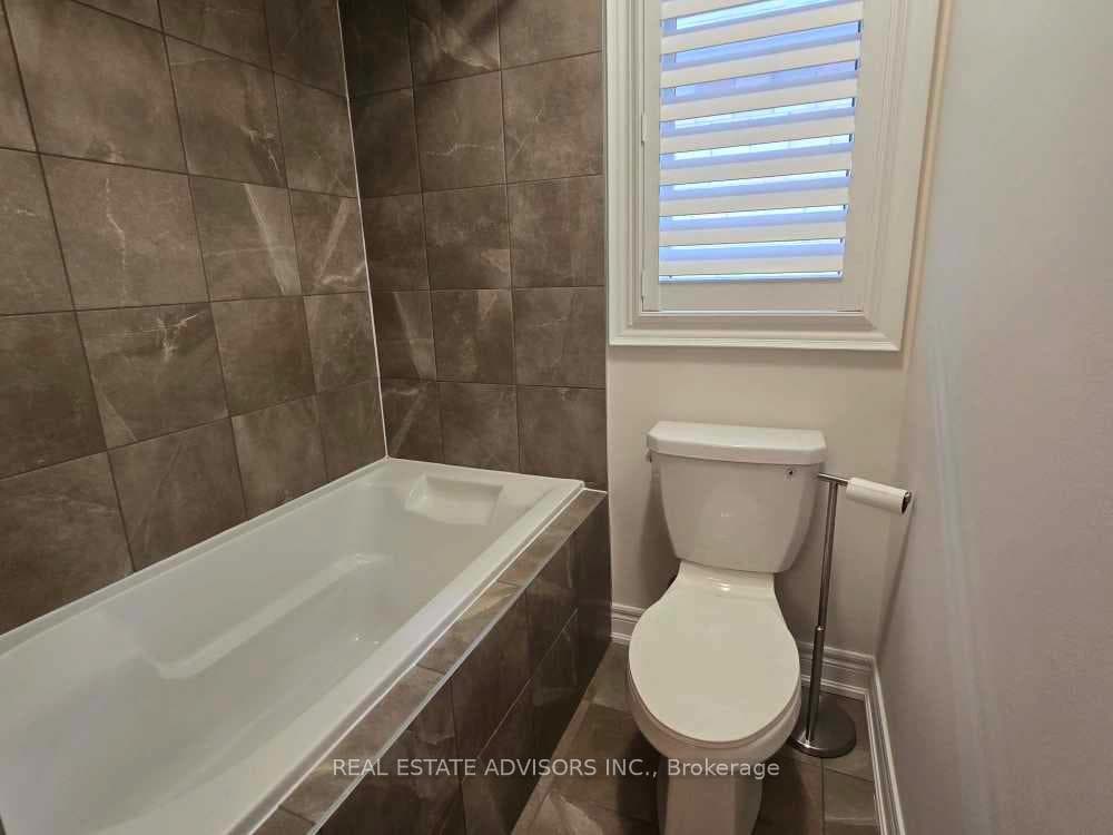 135 Ben Sinclair Avenue photo 27