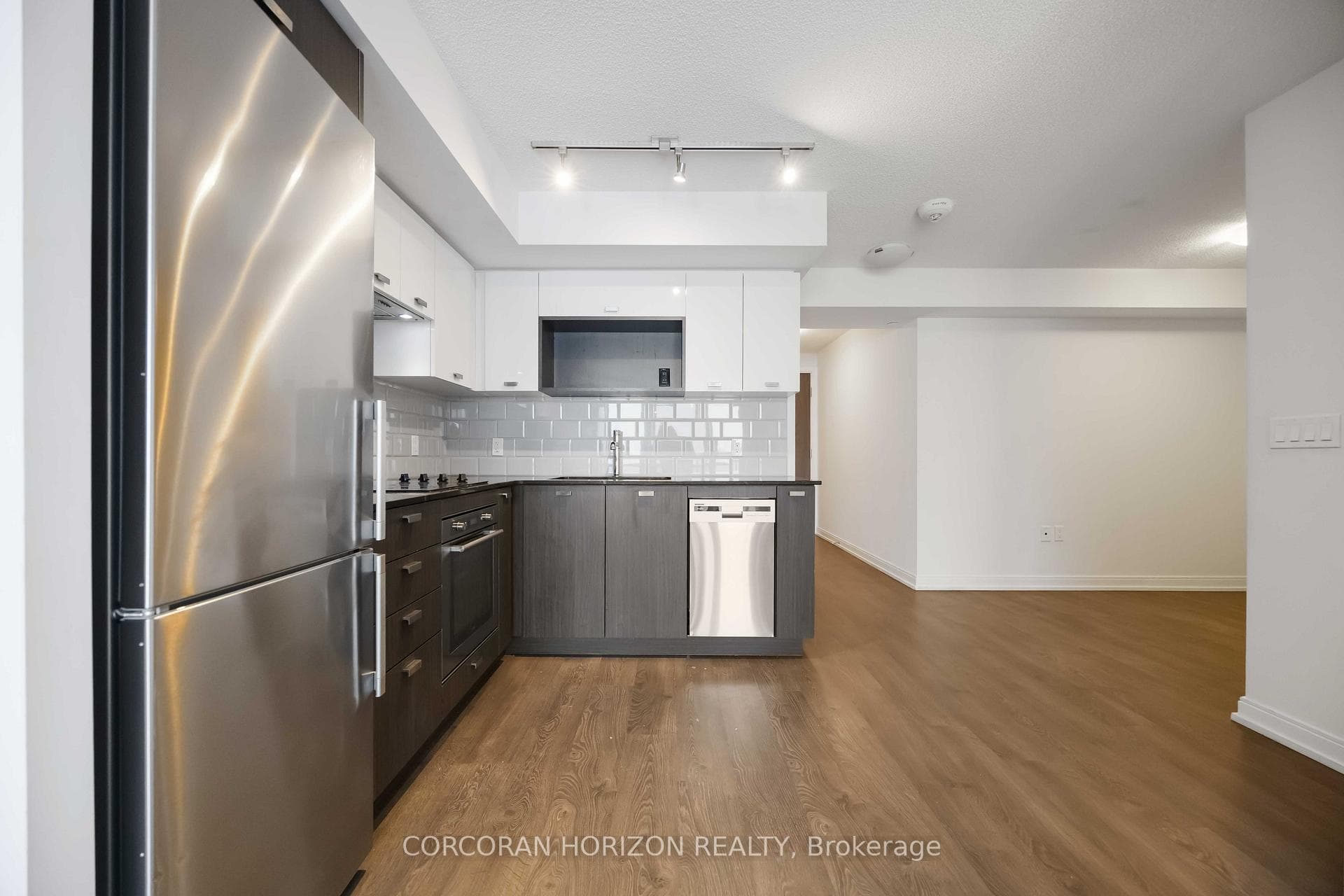 275 Village Green Square Unit 1625 photo 8