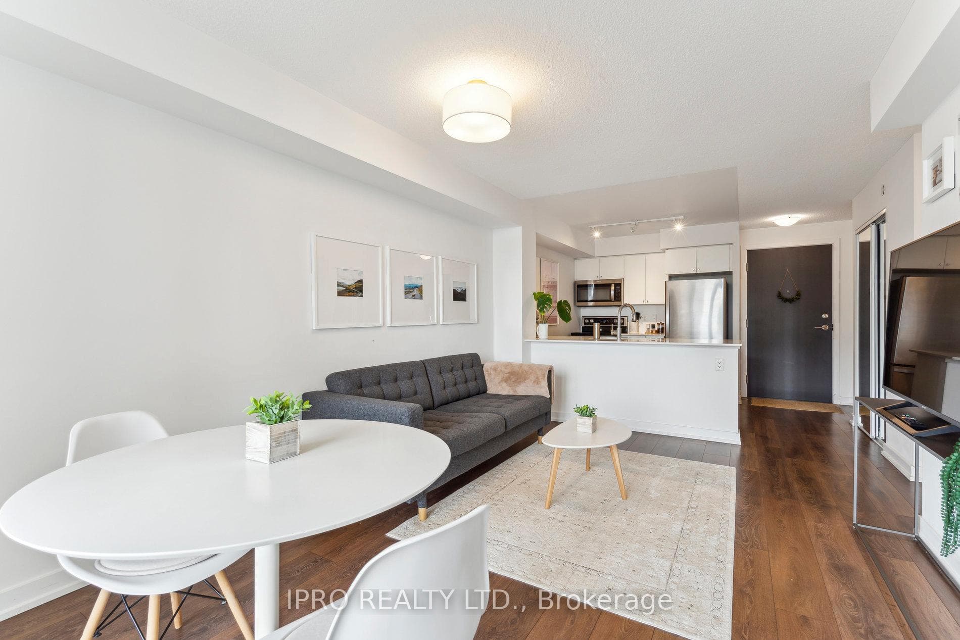 8 Trent Avenue Unit 702 photo 9