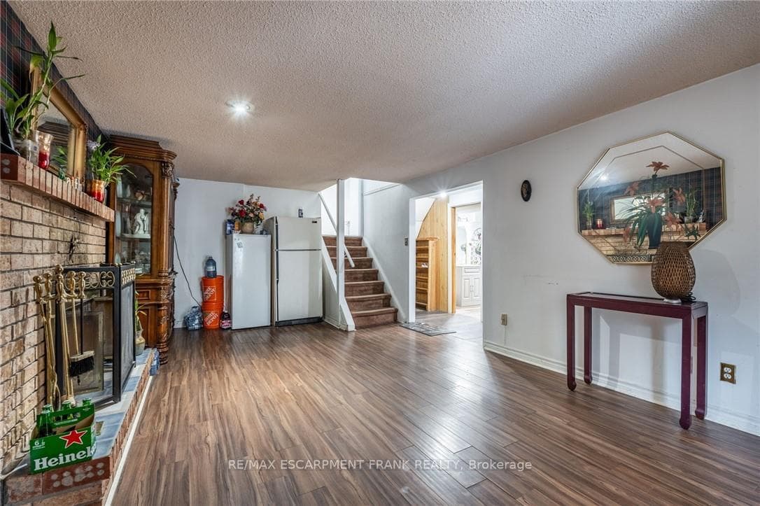 97 Guildwood Drive photo 32
