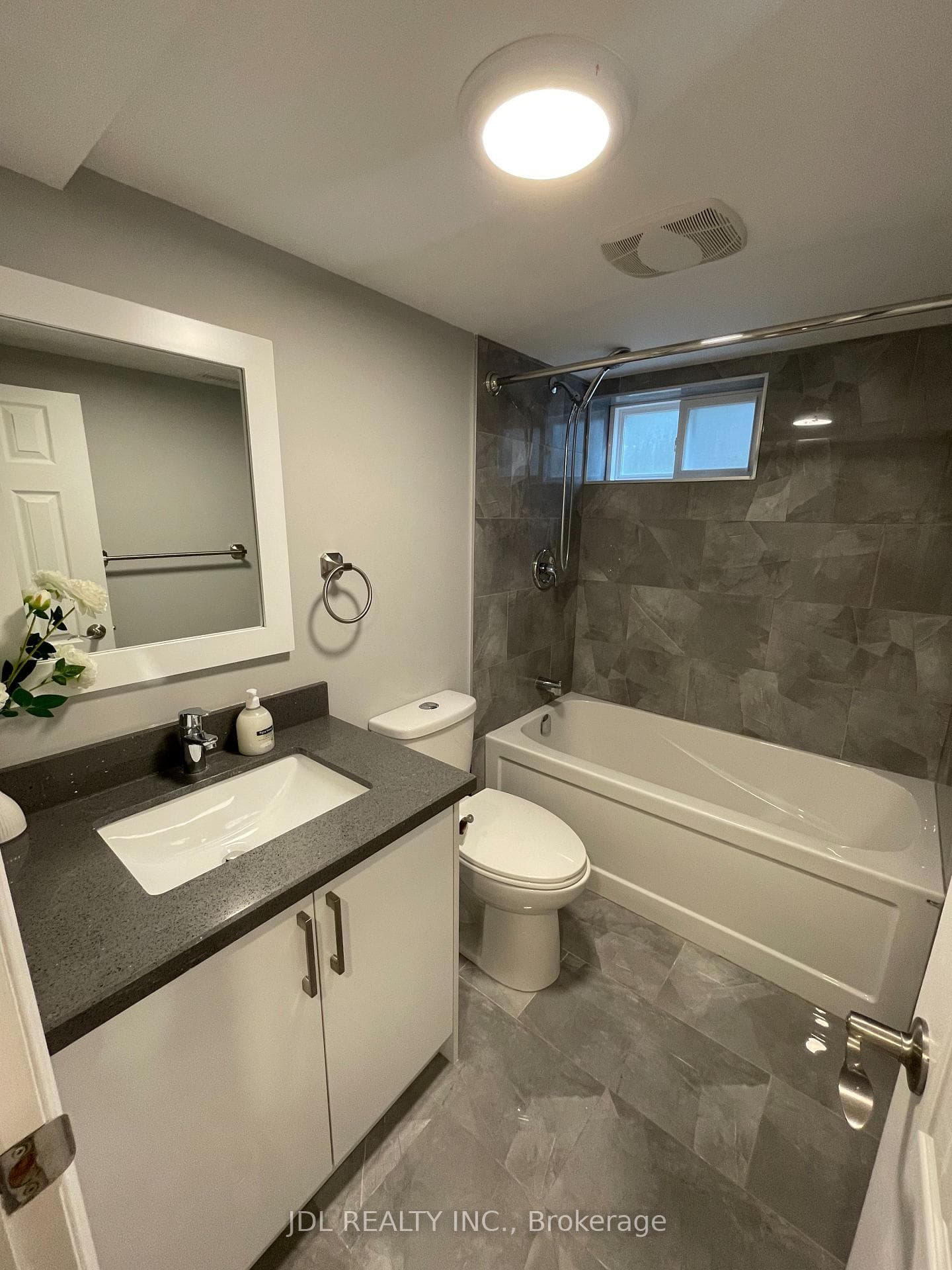 226 Lorindale Drive Unit Lower photo 11