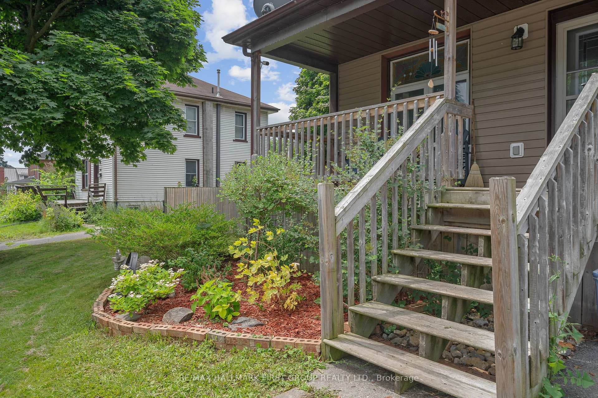 292 Dufferin Avenue photo 4