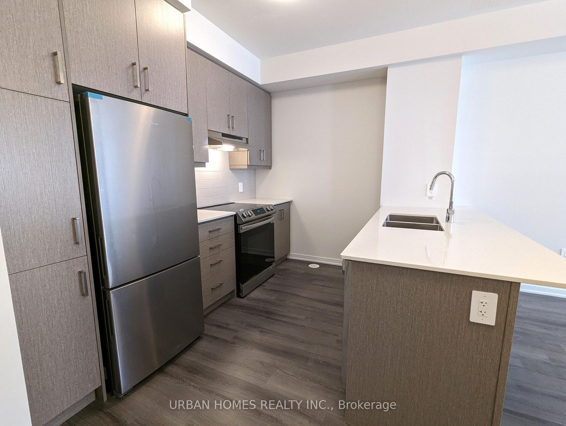 31 honeycrisp Crescent Unit 65 photo 4