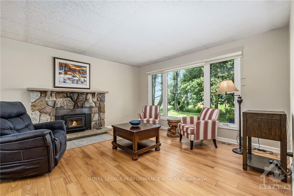 2322 LOCKHEAD Road photo 3