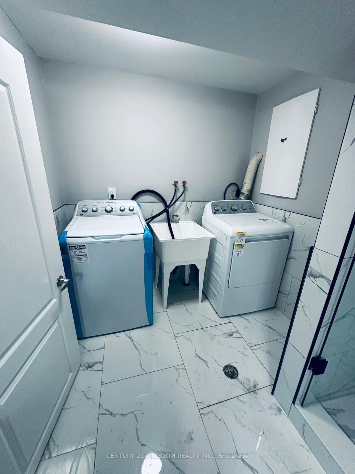 24 Knapton Avenue photo 5