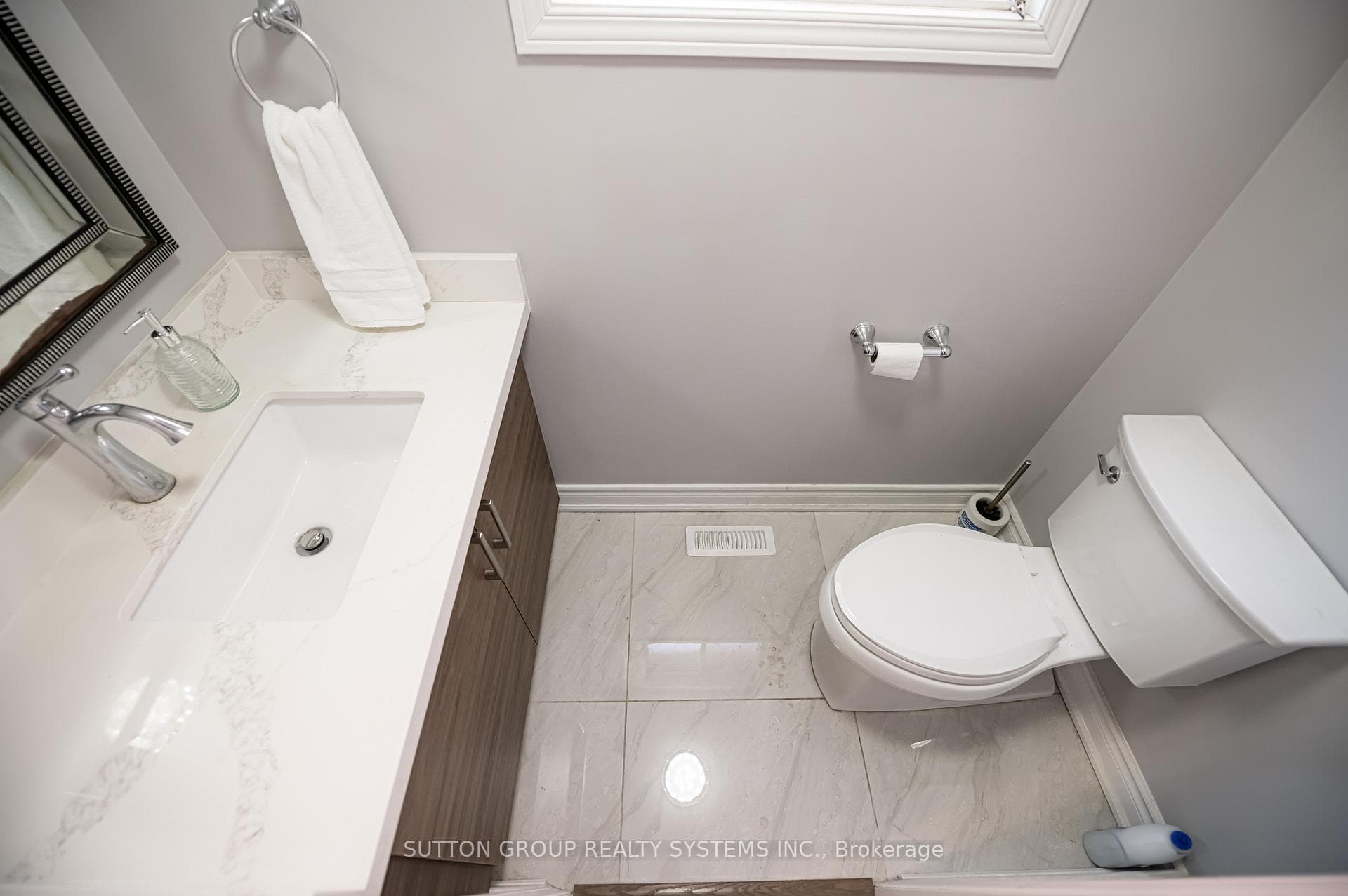5453 Palmerston Crescent photo 20