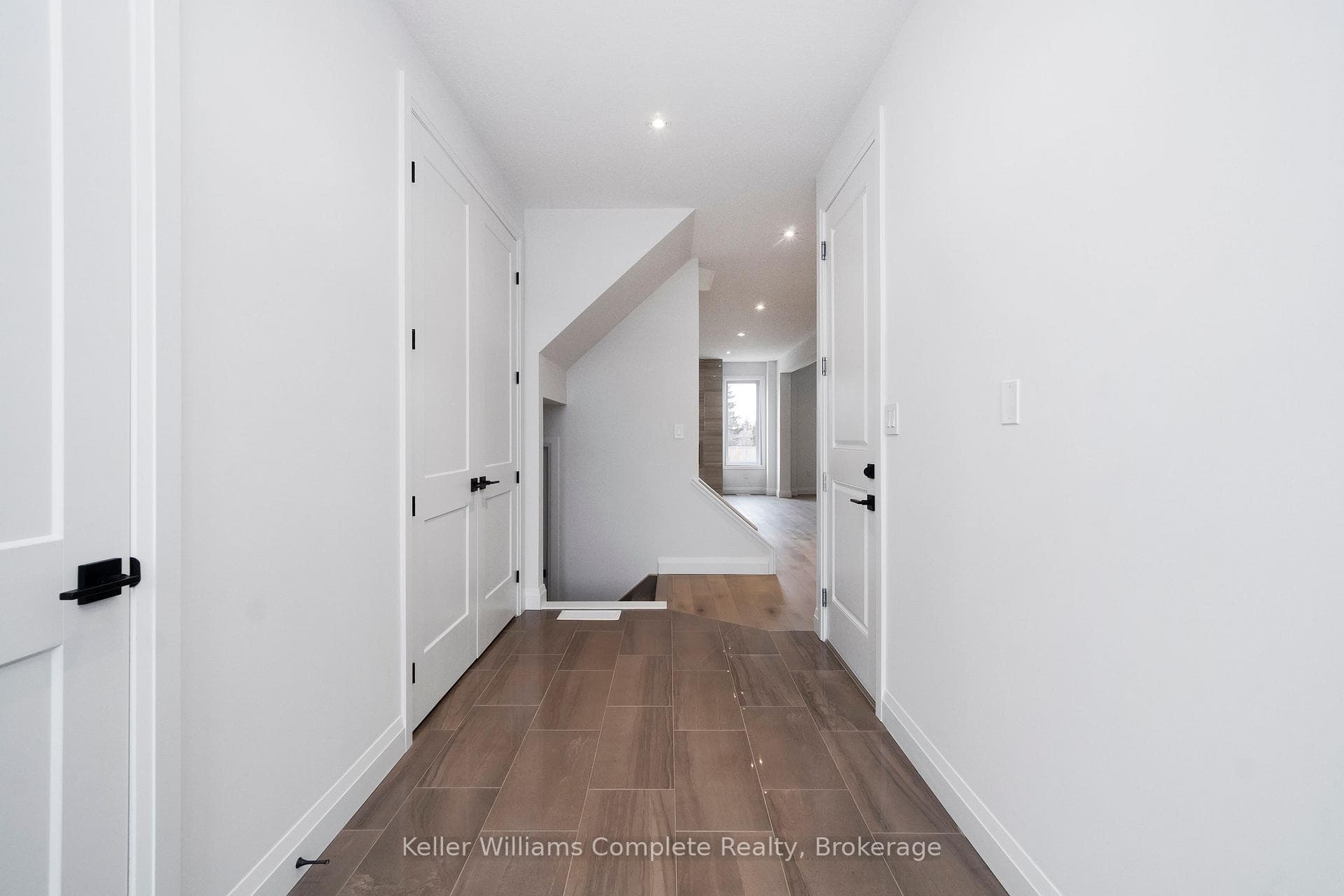 20 Columbus Gate photo 15