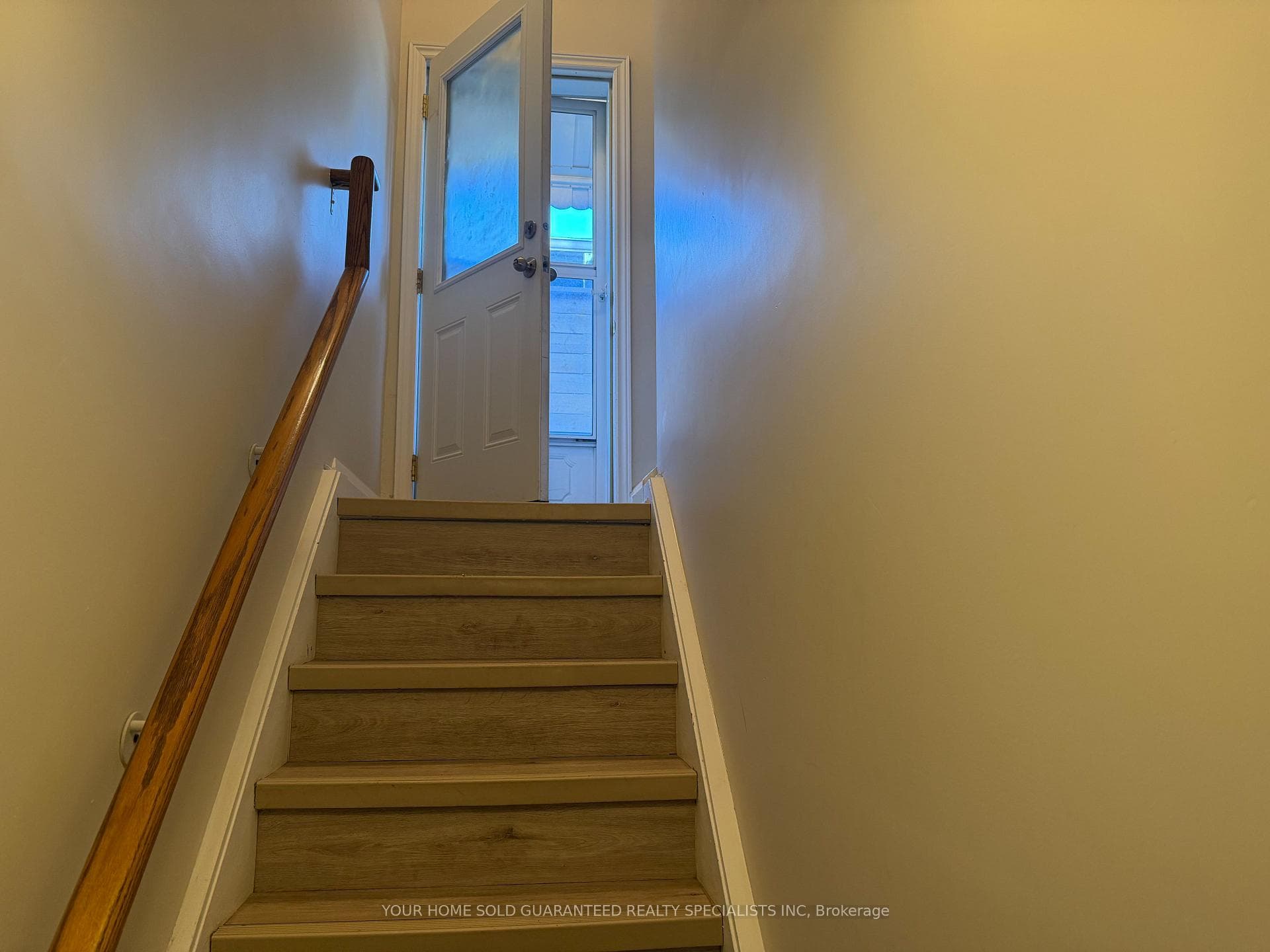 15B Aurora Heights Drive photo 2