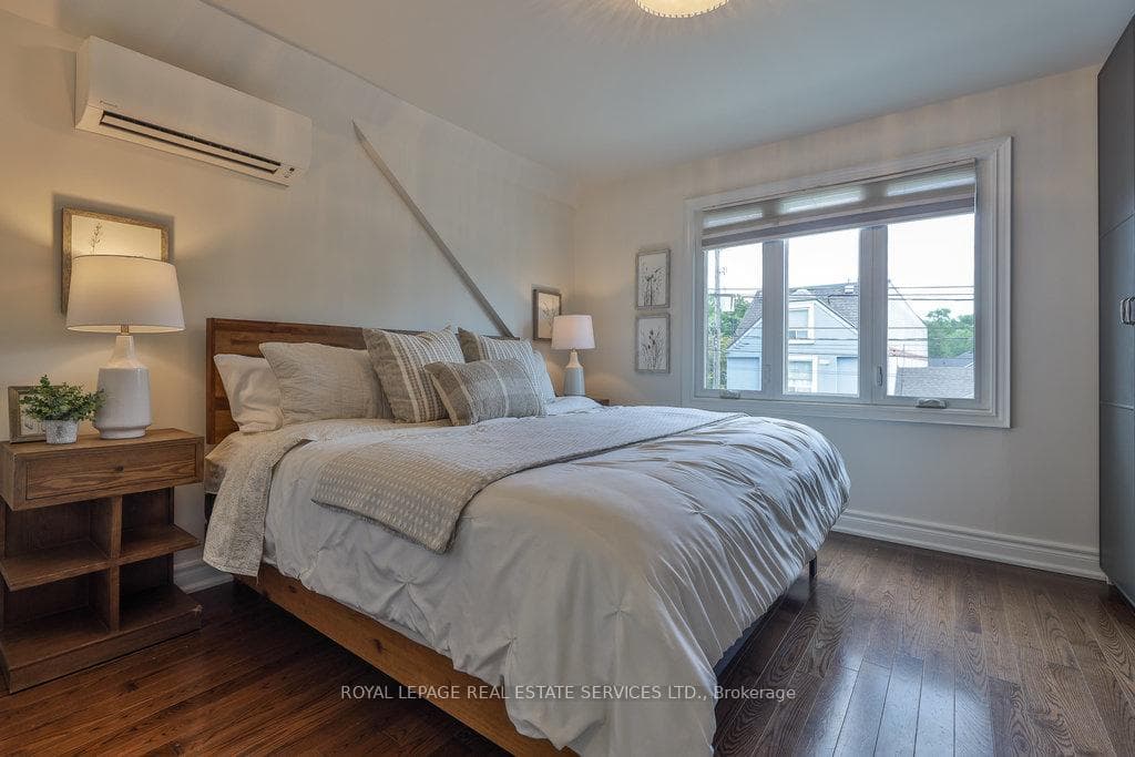 124 Coxwell Avenue photo 17