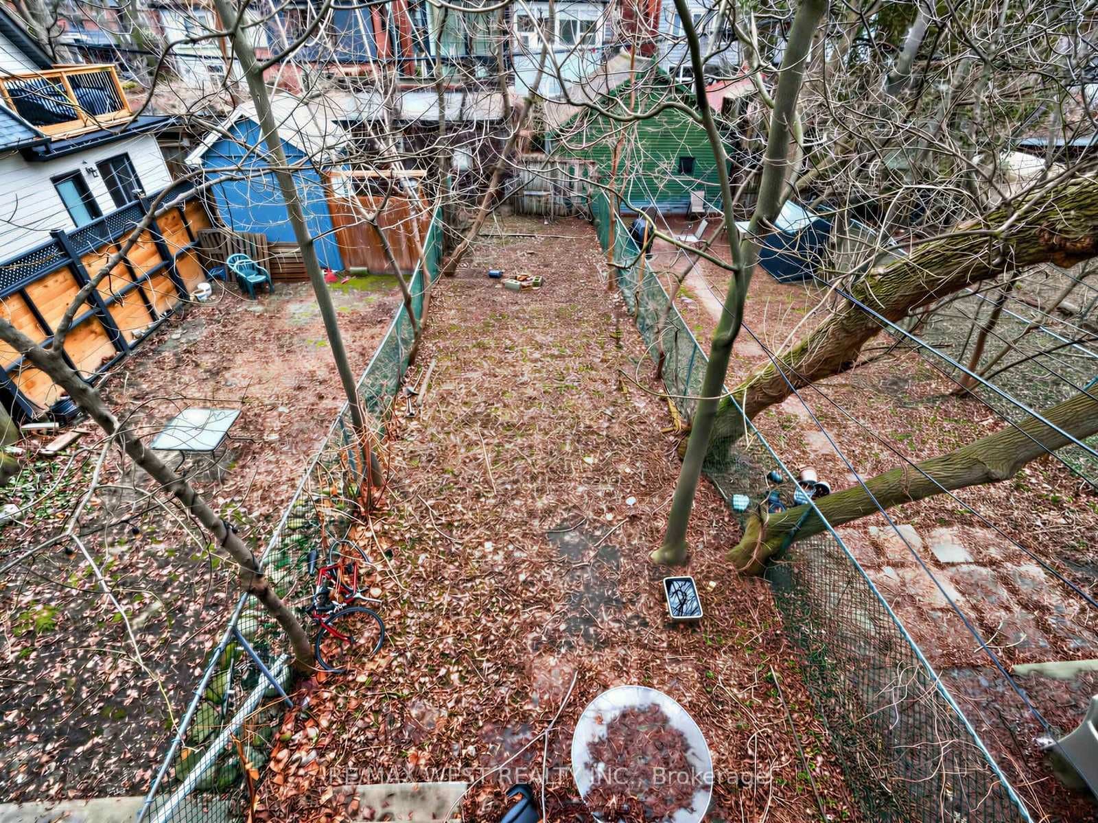937 Bathurst Street photo 28