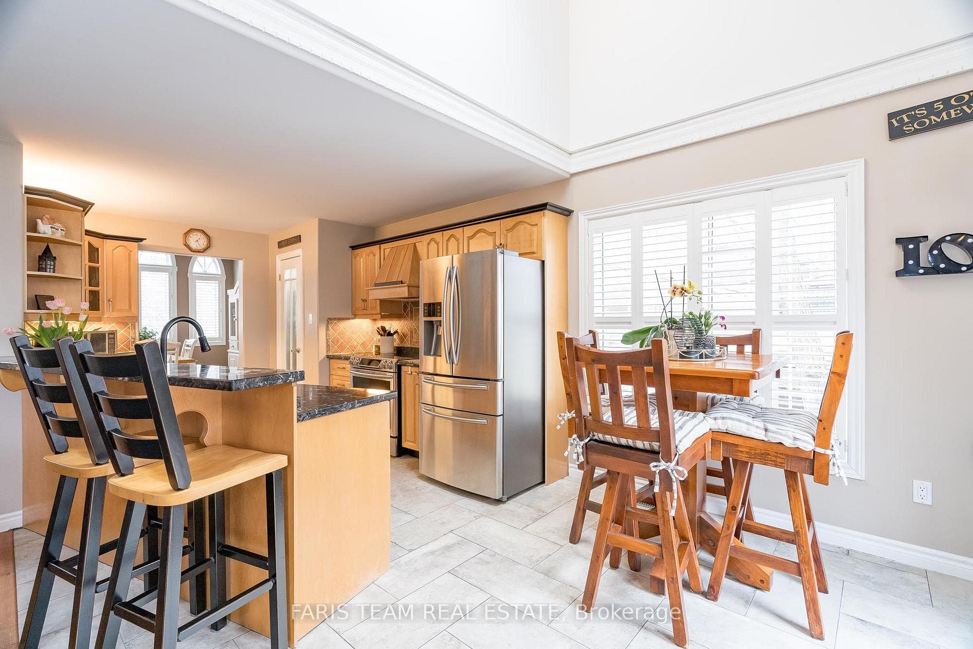772 Pitt Street photo 4