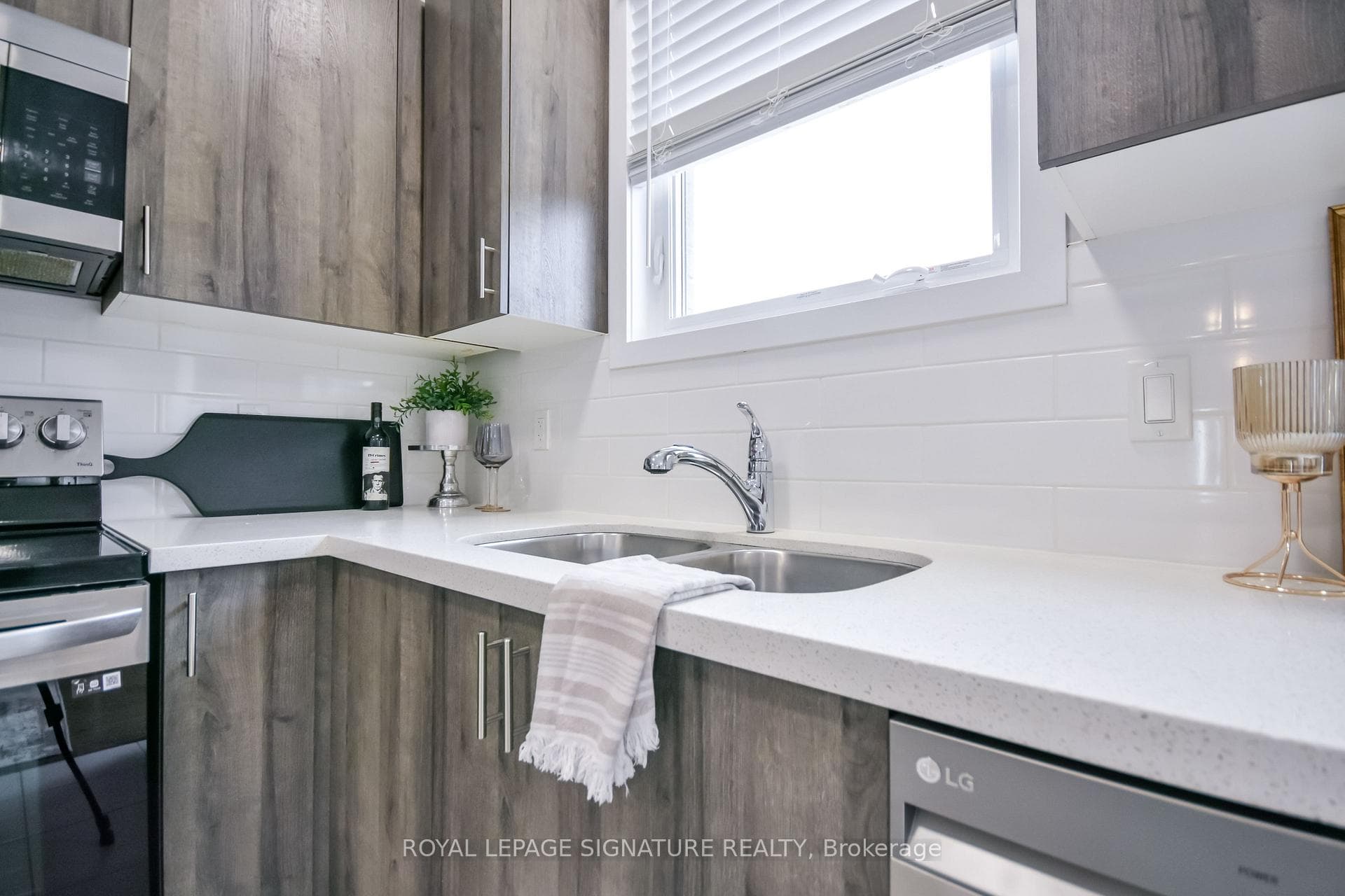 23 Turnberry Lane photo 12