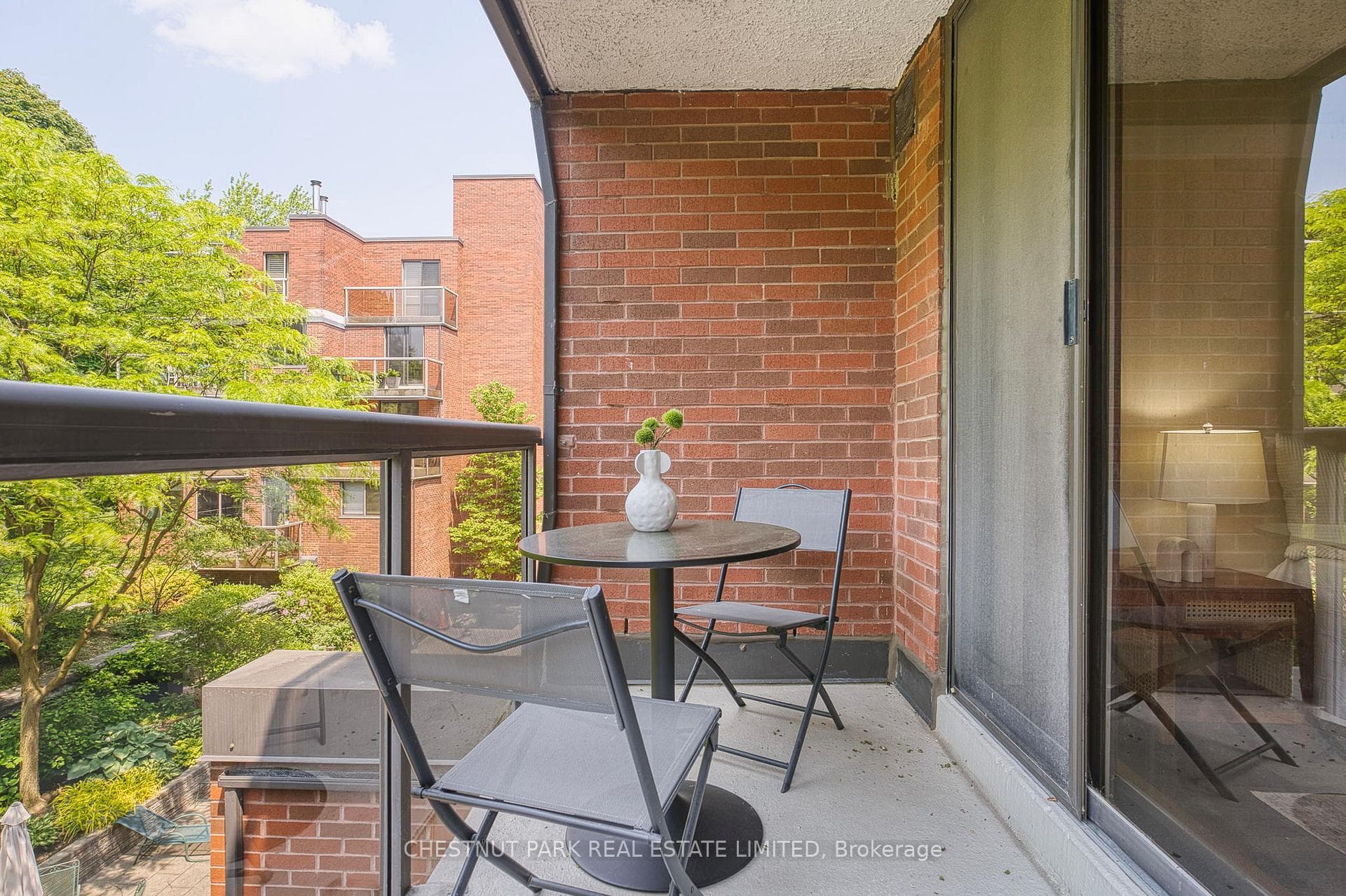 30 Glen Elm Avenue Unit 301 photo 23