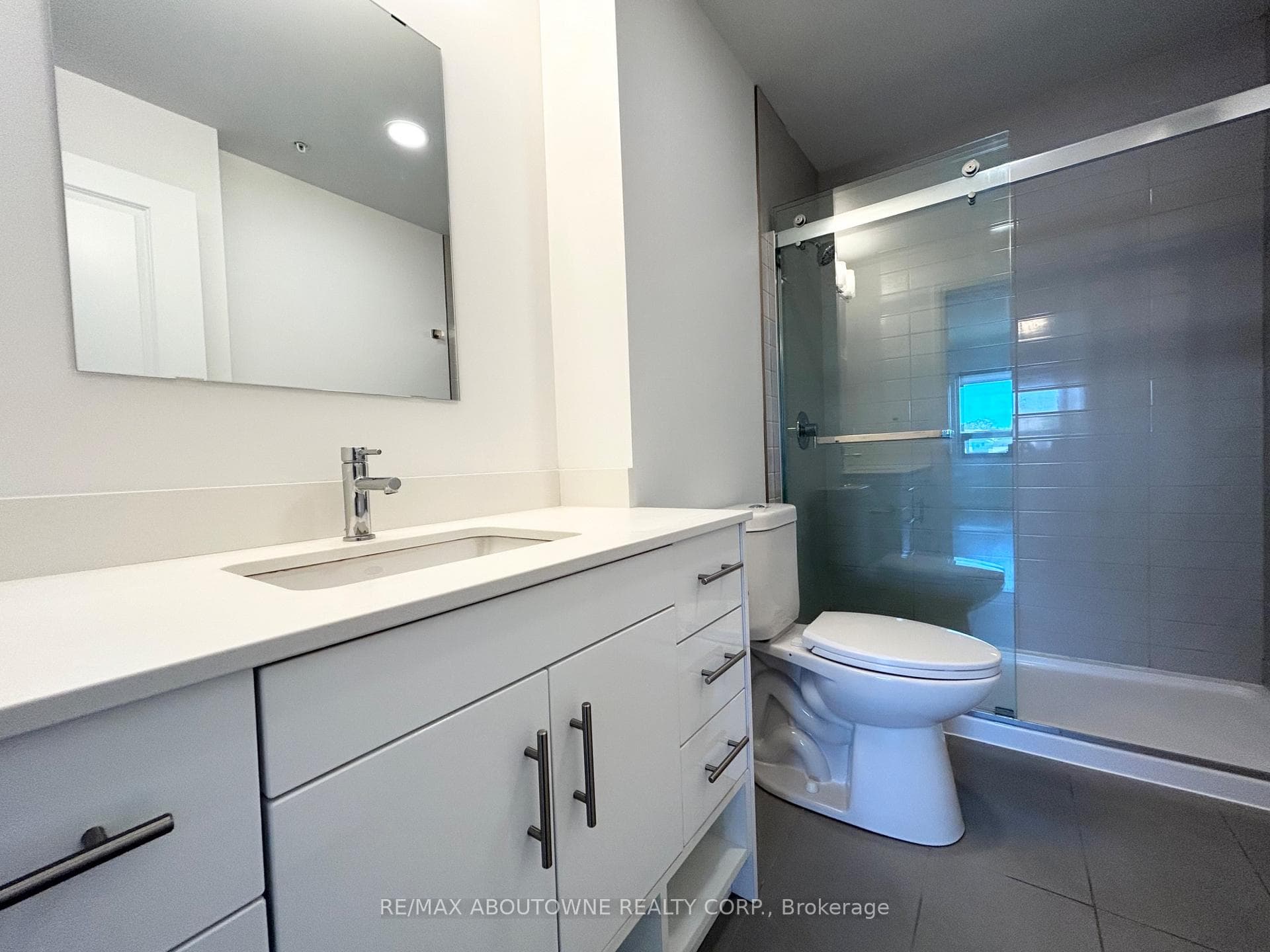 144 Watson Road Unit 502 photo 12