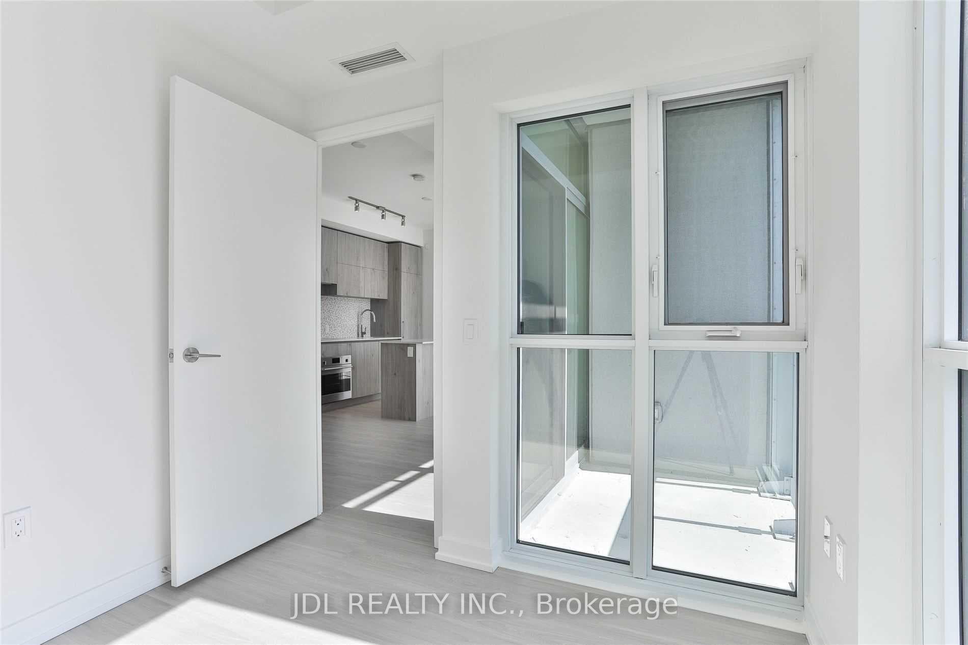 1 Yorkville Avenue Unit 1202 photo 12