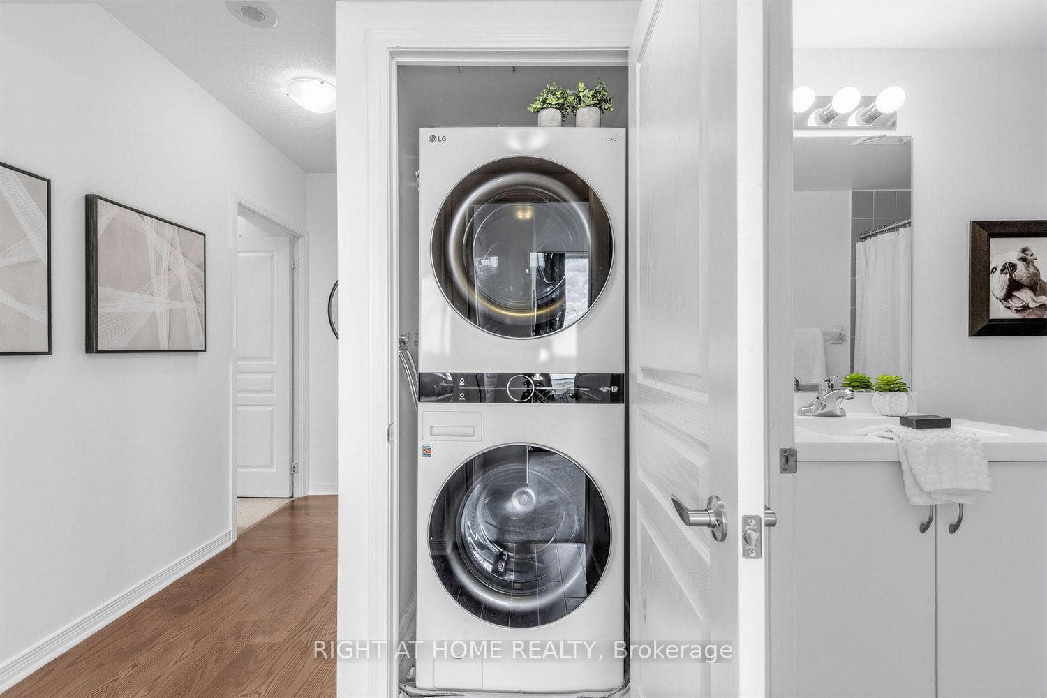 2240 Lake Shore Boulevard Unit 3104 photo 21