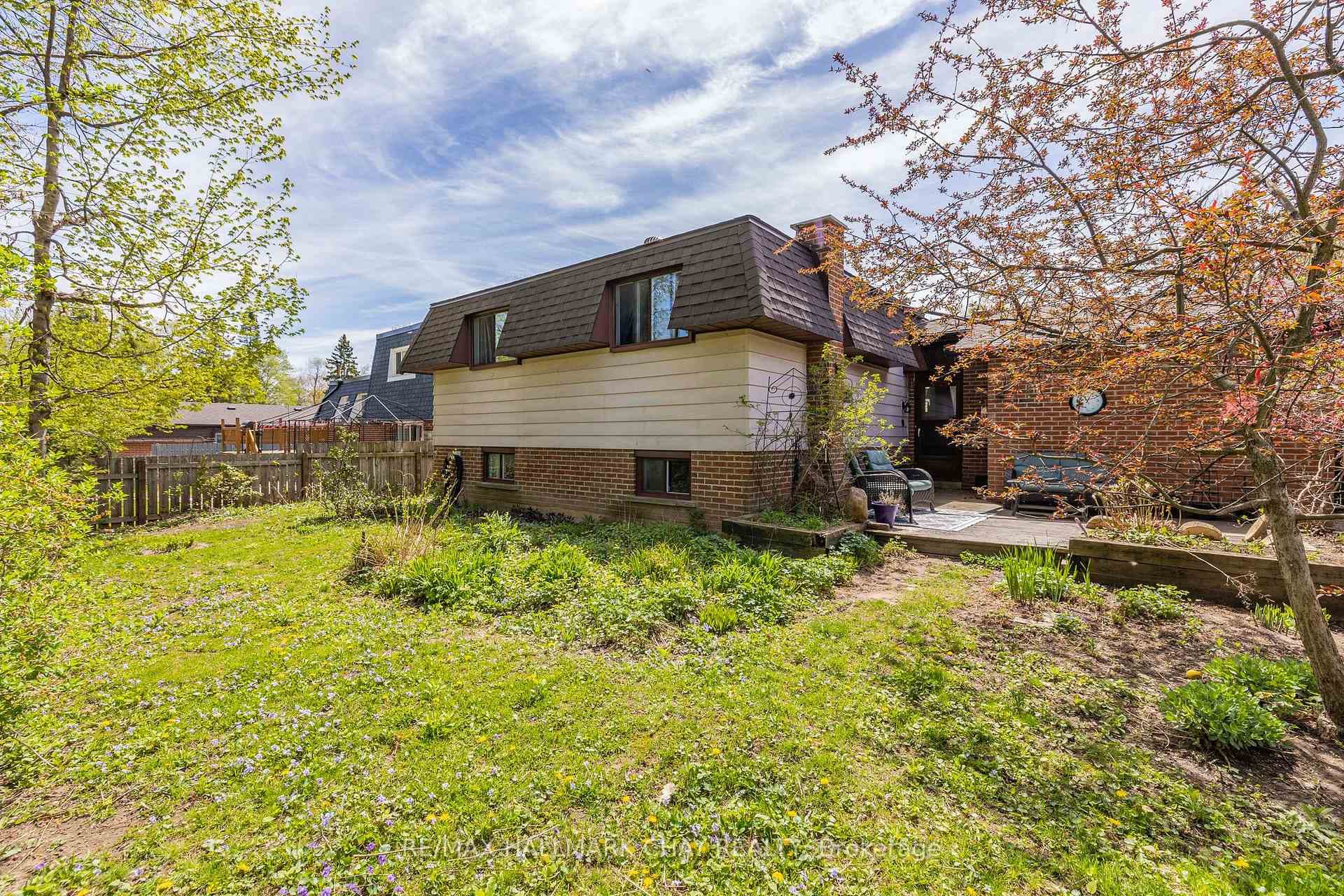 94 Springdale Drive photo 26