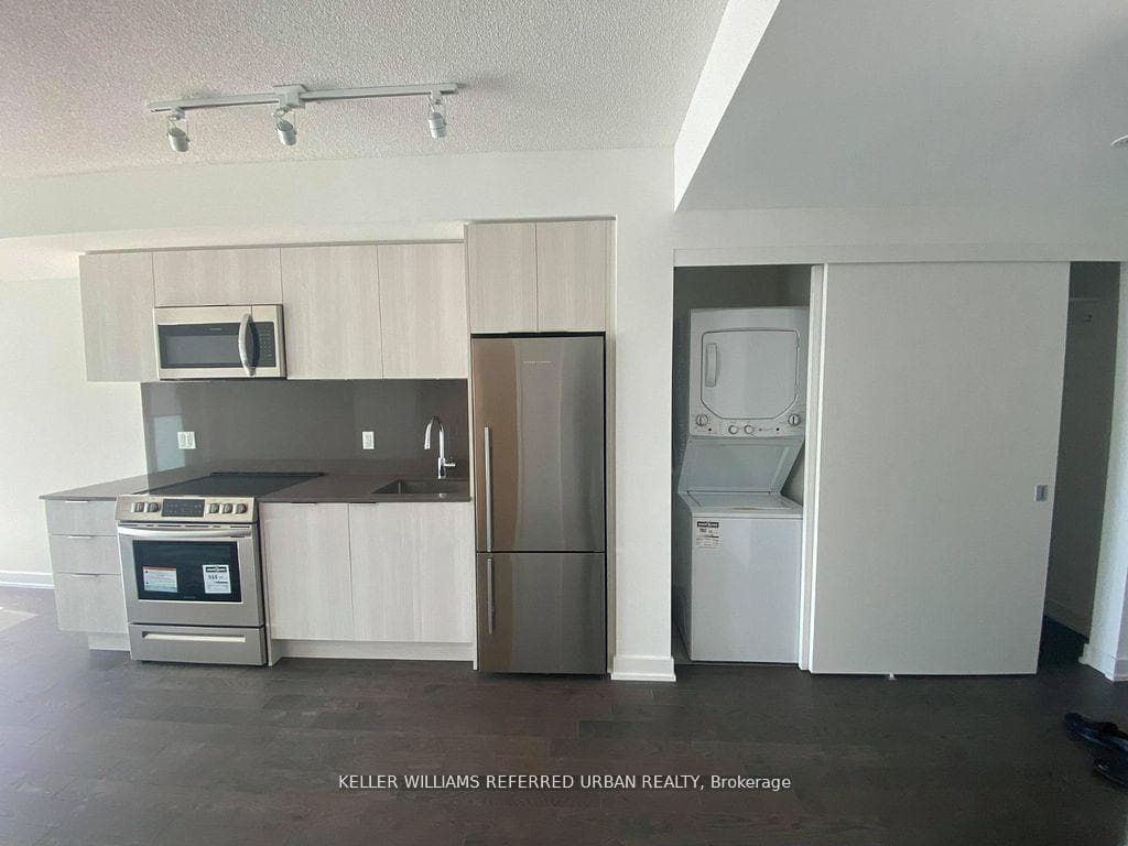 25 Richmond Street Unit 1809 photo 5
