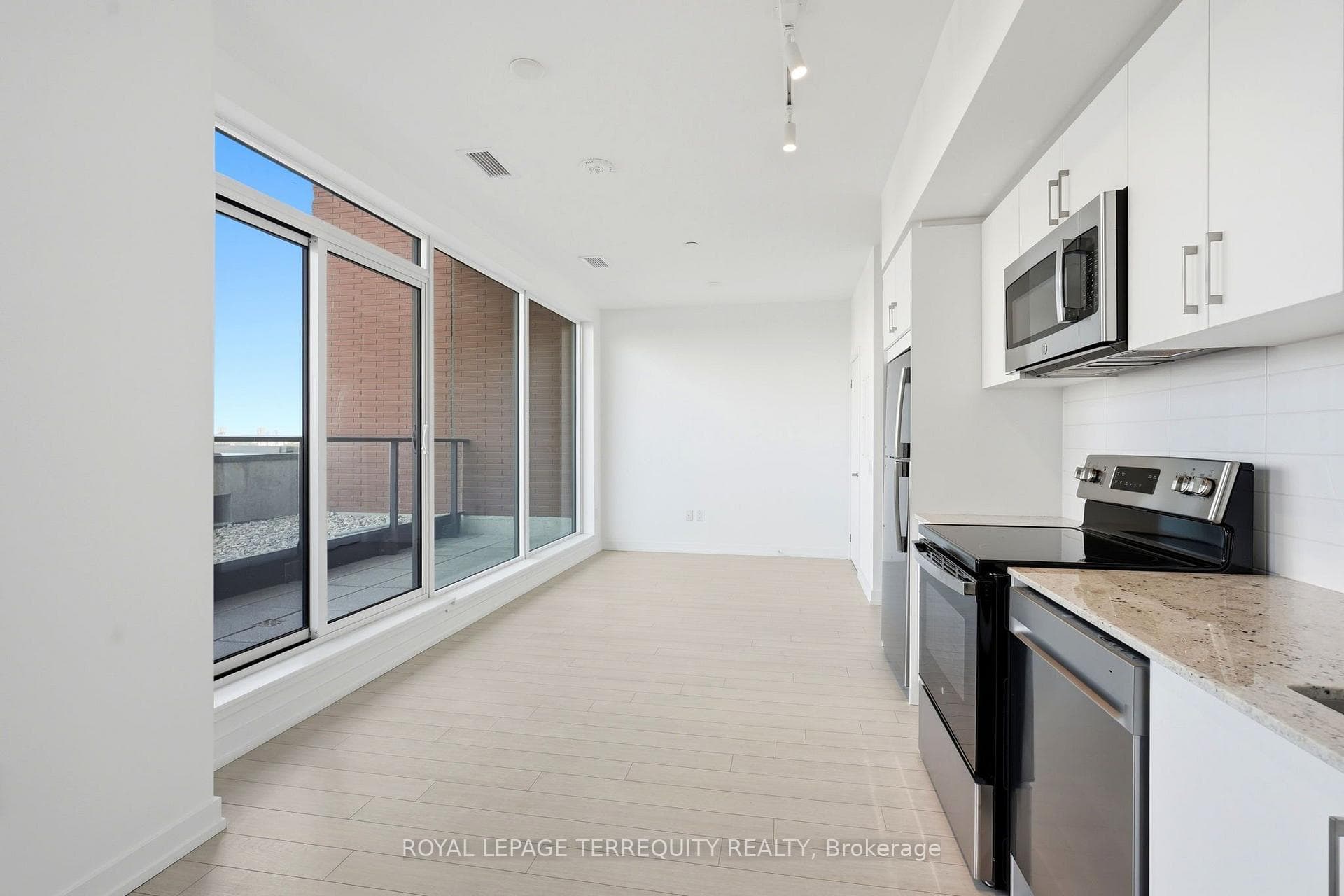 4010 Eglinton Avenue Unit 712 photo 14