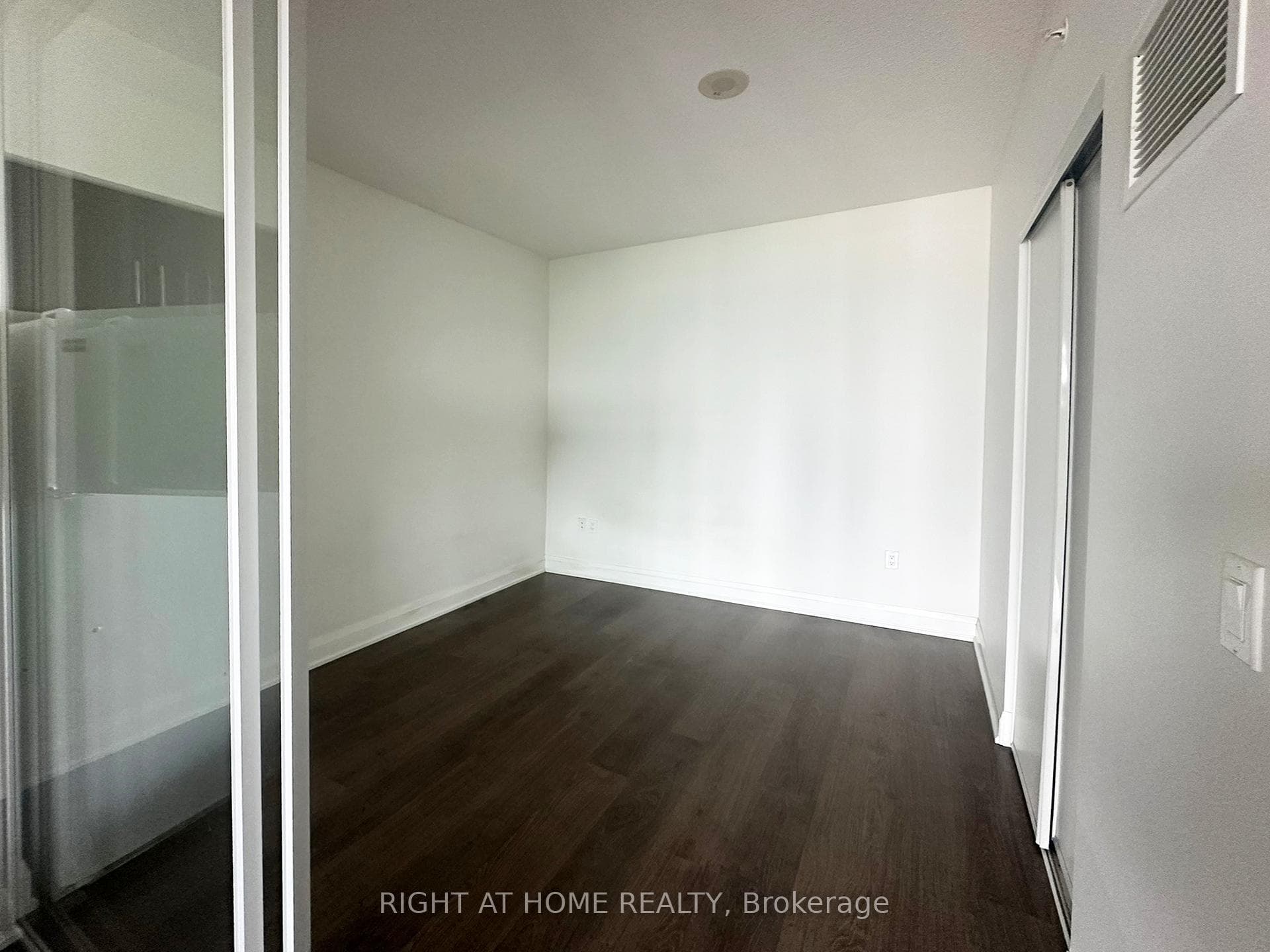 160 Vanderhoof Avenue Unit 1116 photo 5