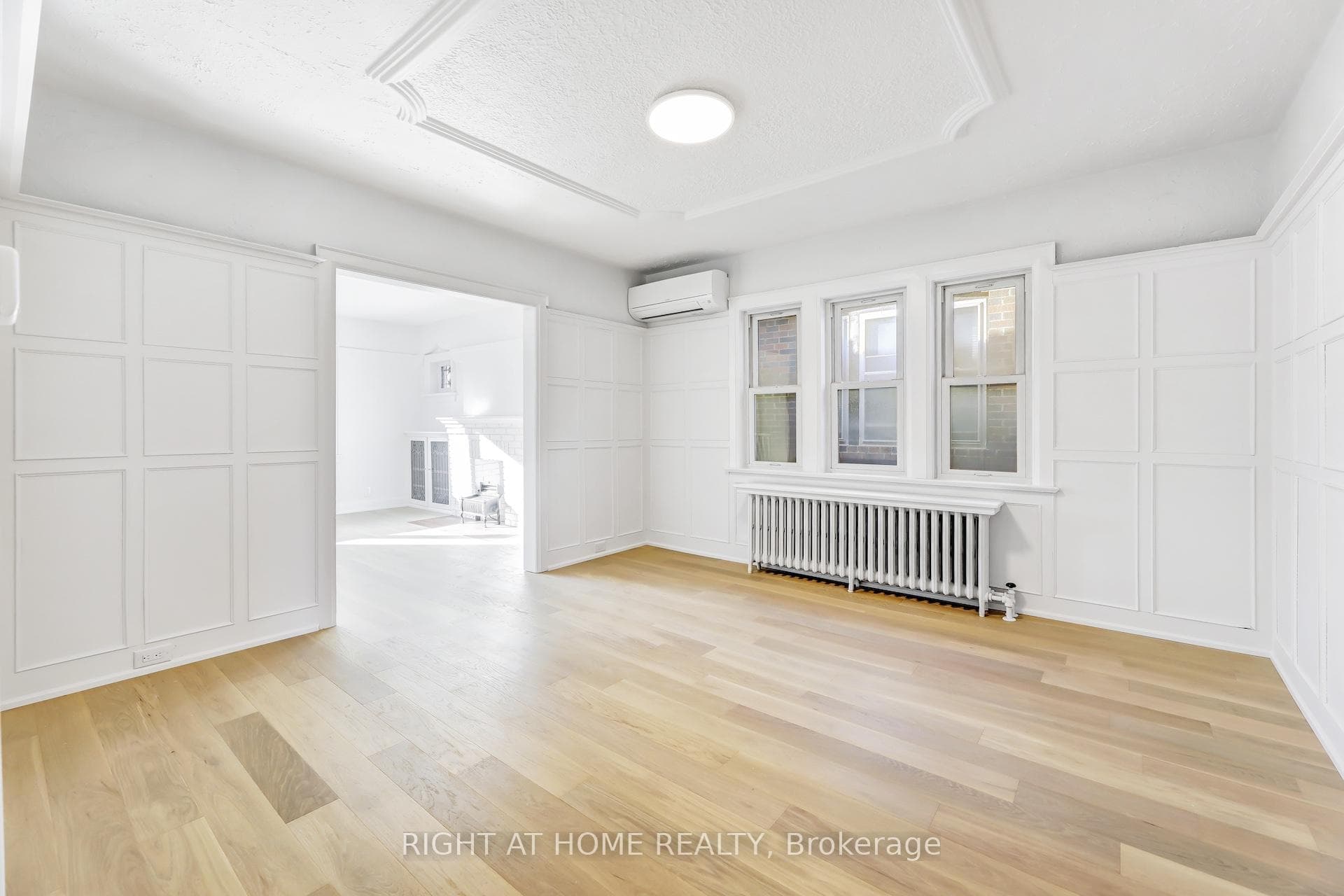 35 Braemar Avenue Unit Upper photo 8