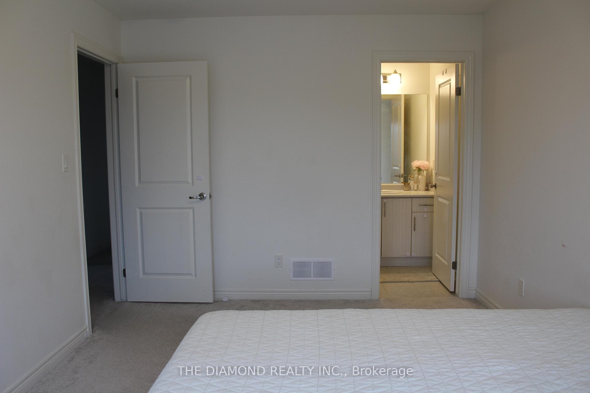 99 Heron Street photo 9