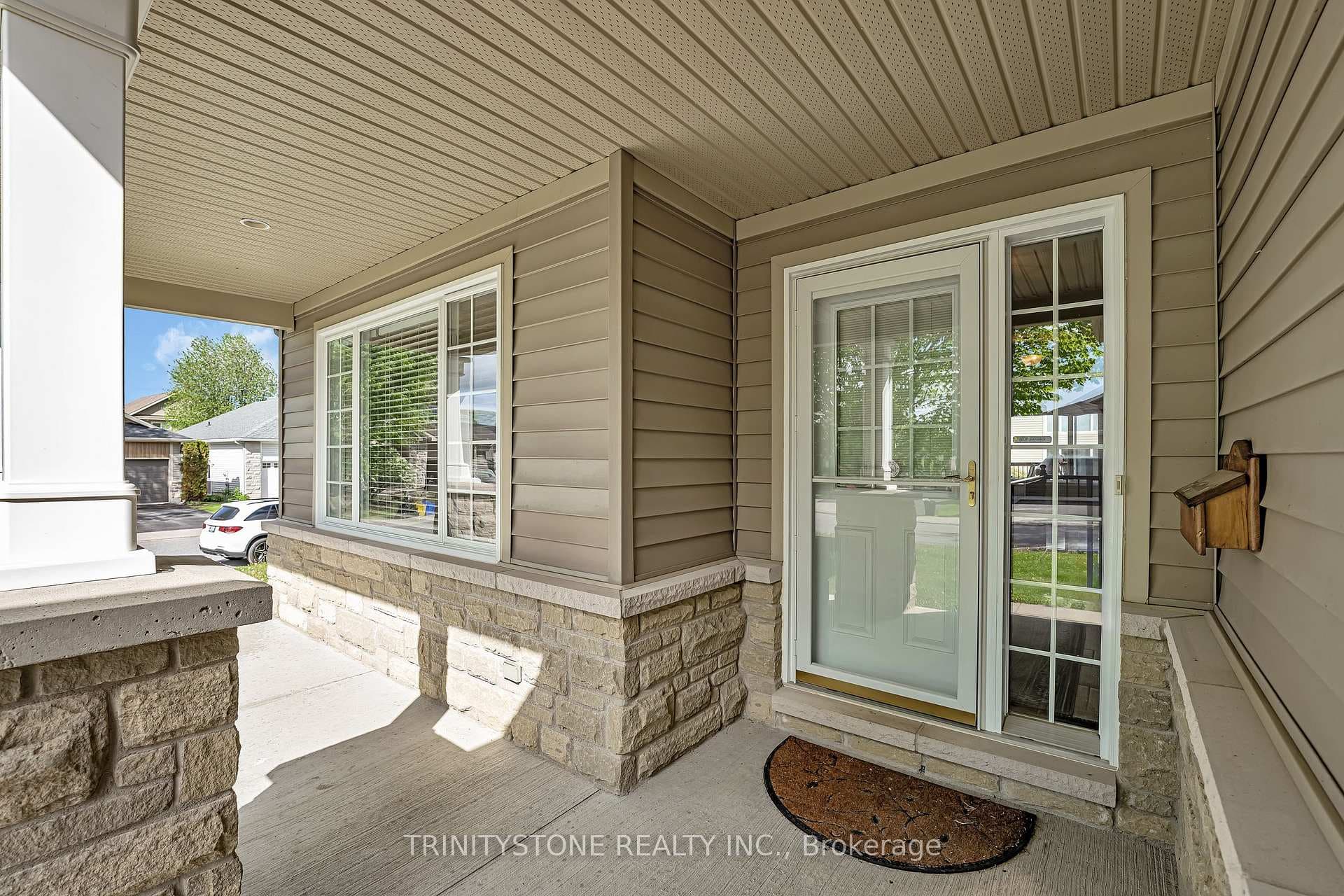 90 Sinclair Avenue photo 4