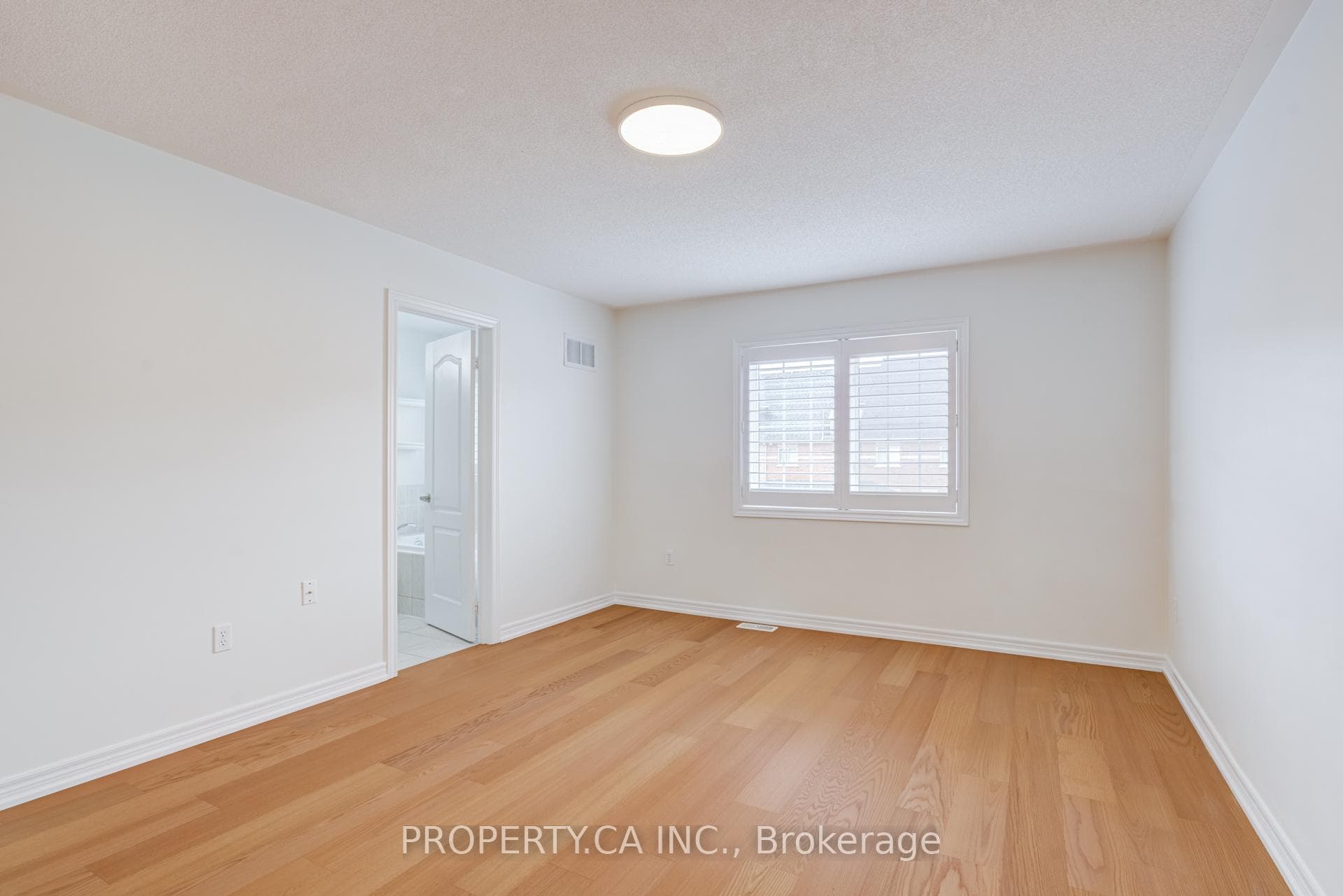 3347 Eglinton Avenue photo 23