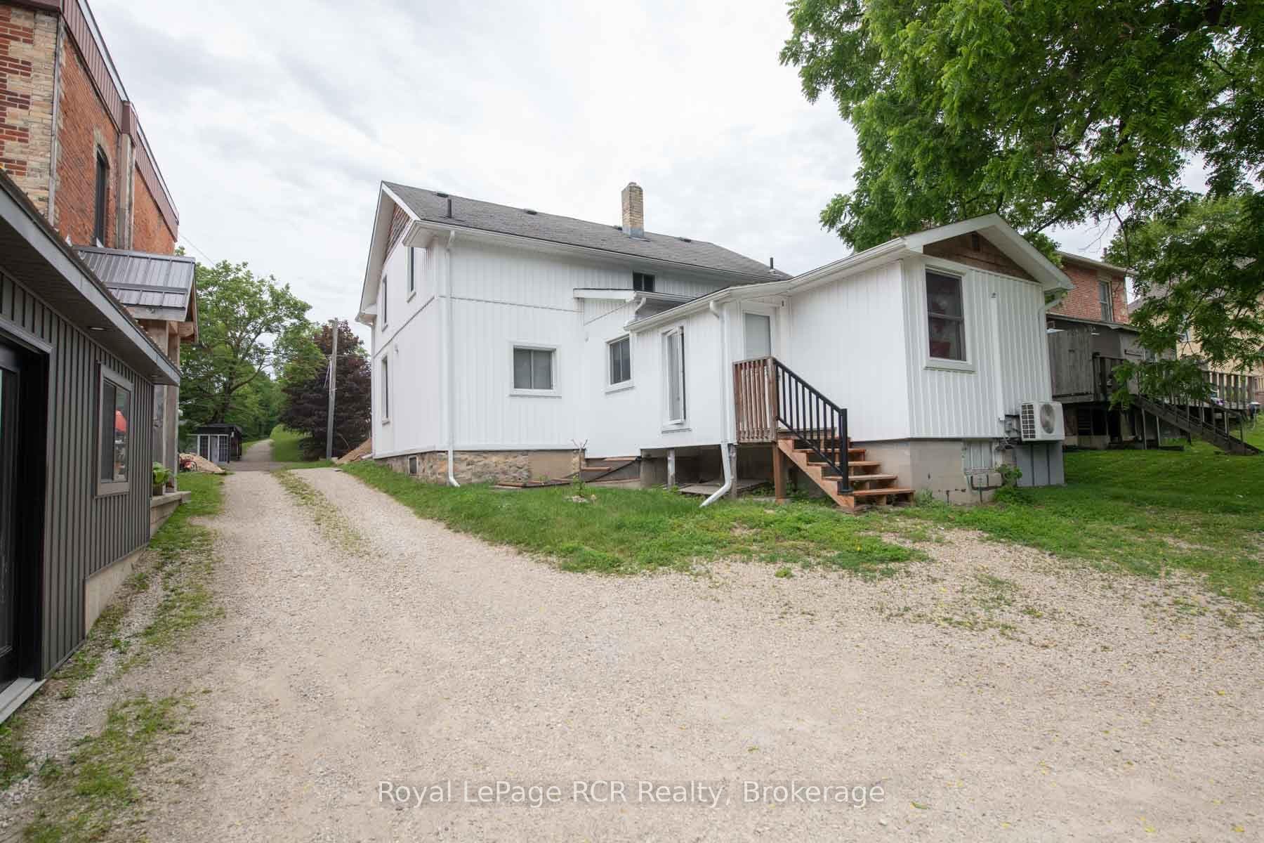 21 ARTHUR STREET WEST Street Unit A & B & C photo 10