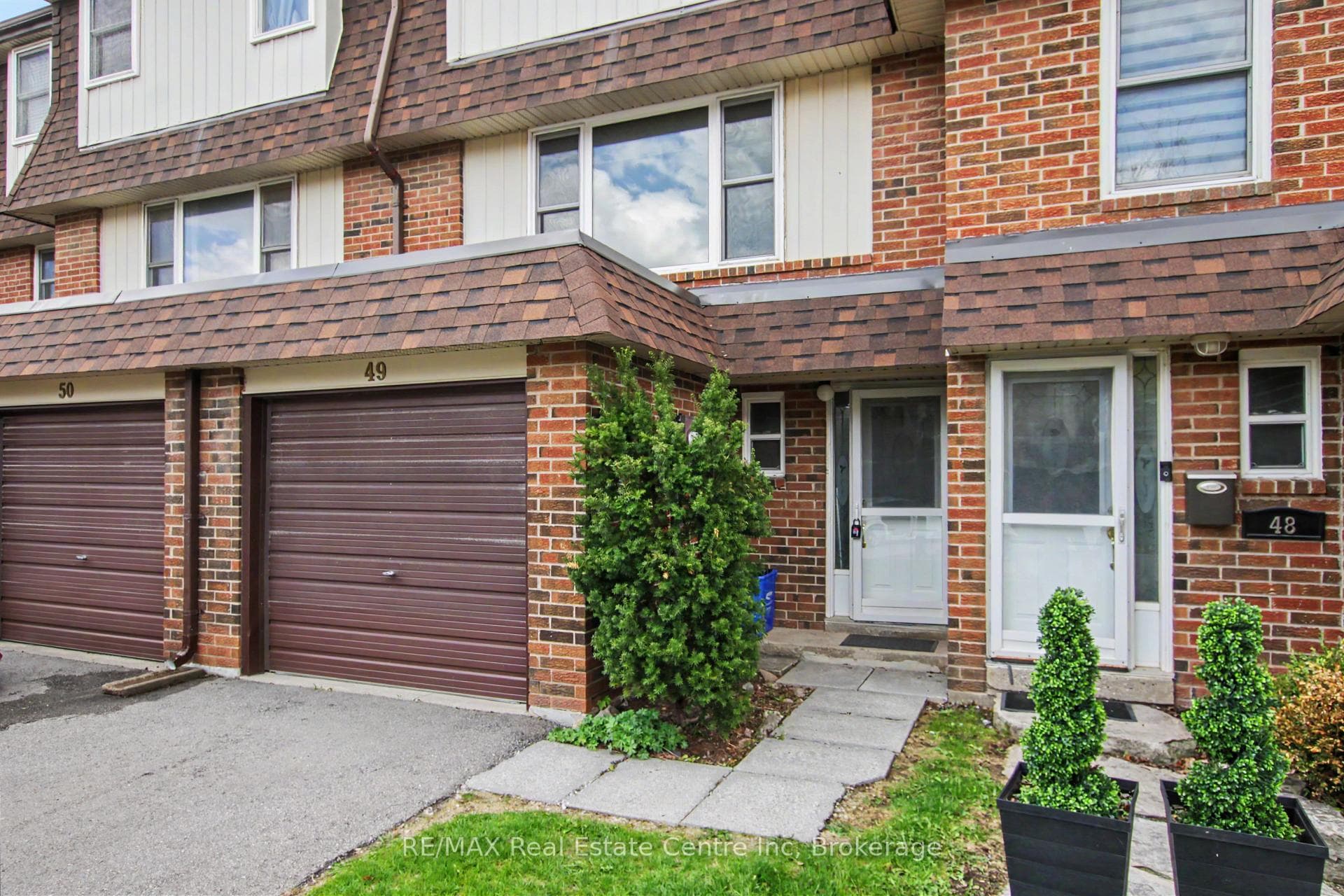 371 Bronte Street Unit 49 photo 4