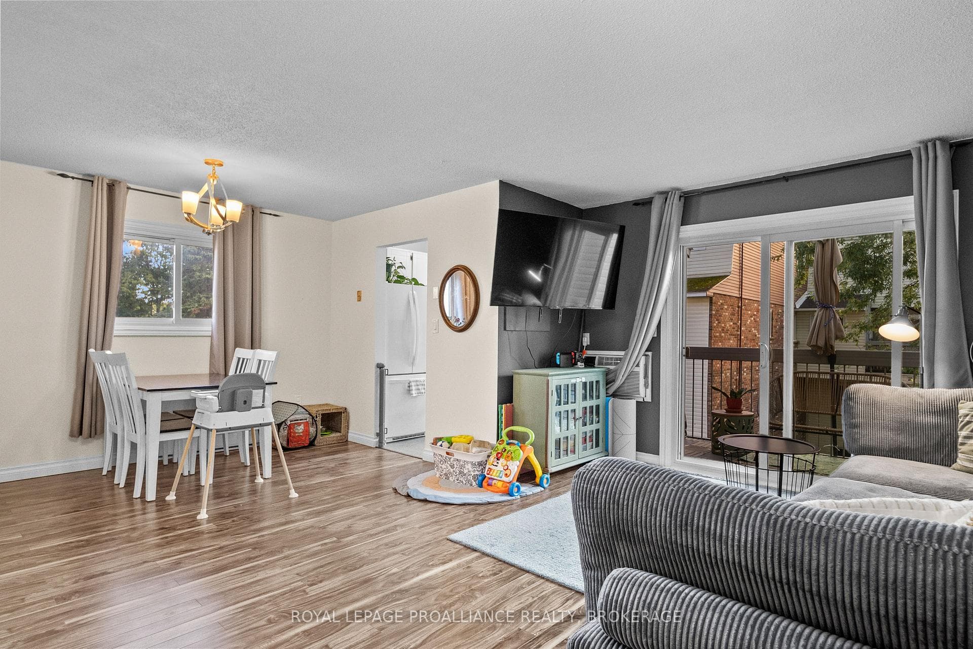1010 PEMBRIDGE Crescent Unit 312 photo 13