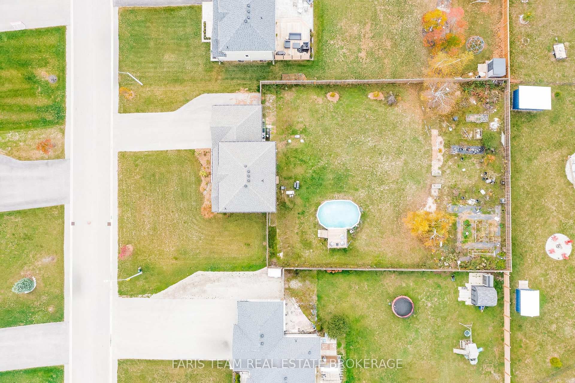12 Grace Crescent photo 45