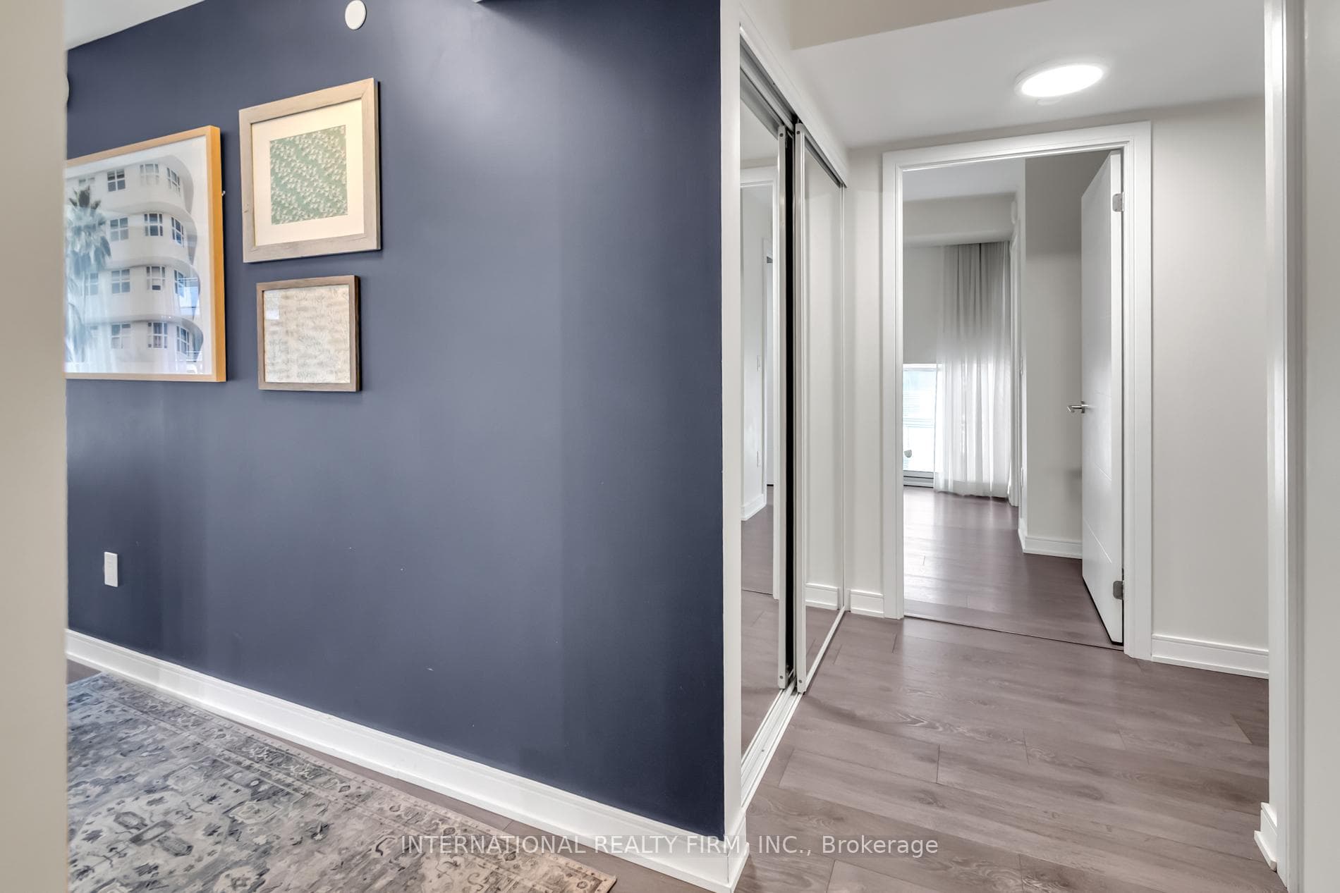 525 Adelaide Street Unit 603 photo 4