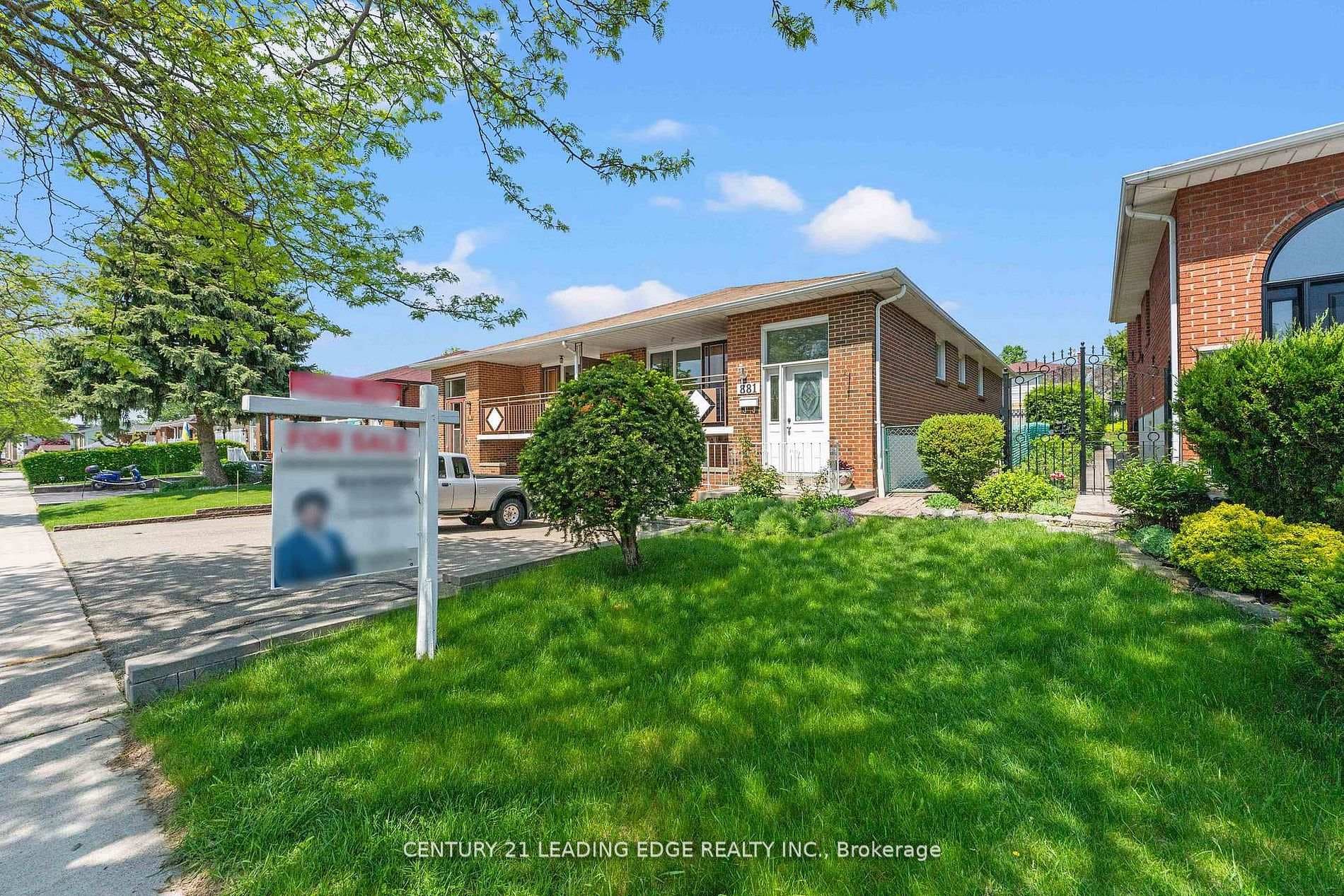881 Blairholm Avenue photo 3