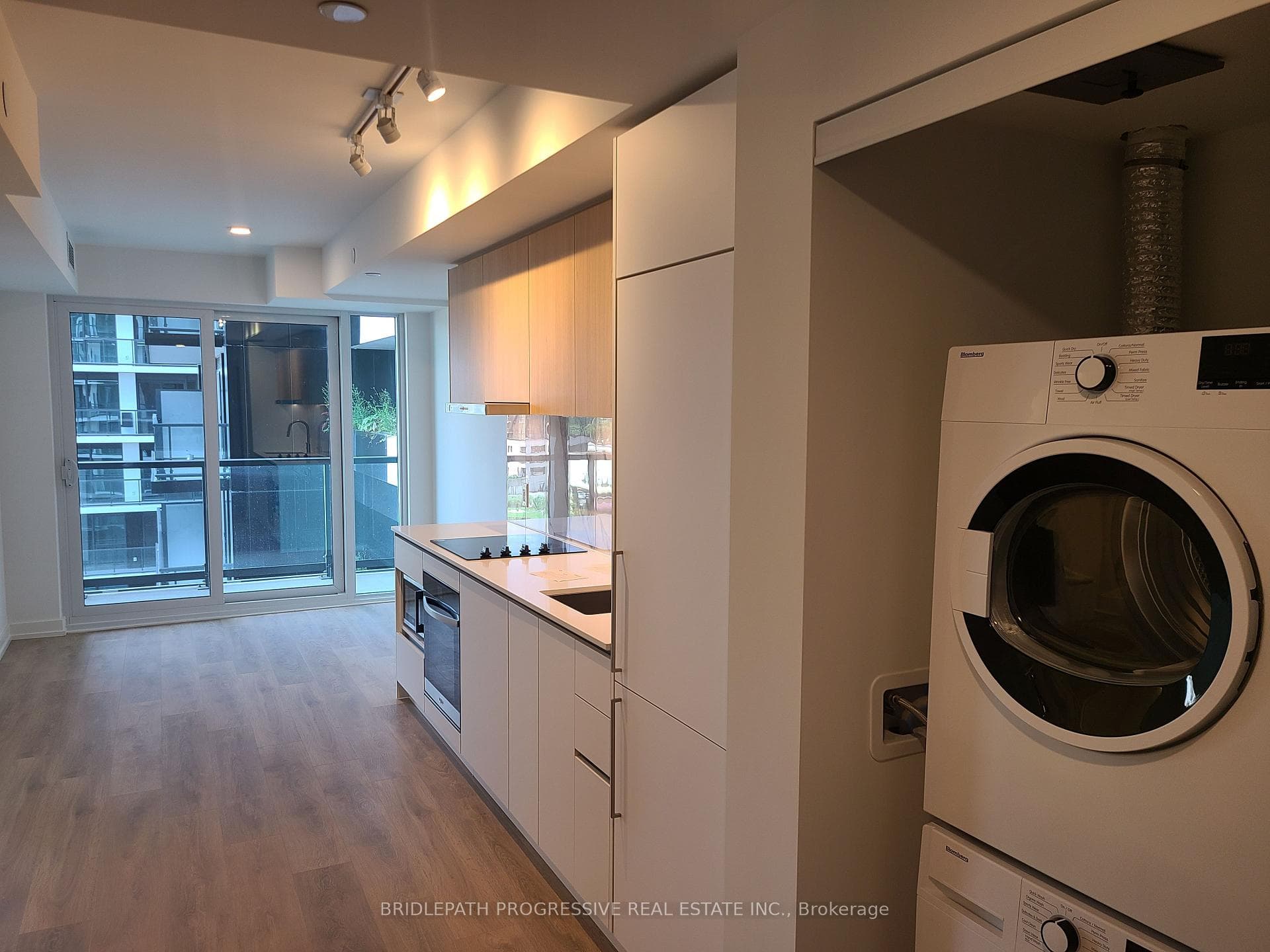 1100 Sheppard Avenue Unit 832 photo 5
